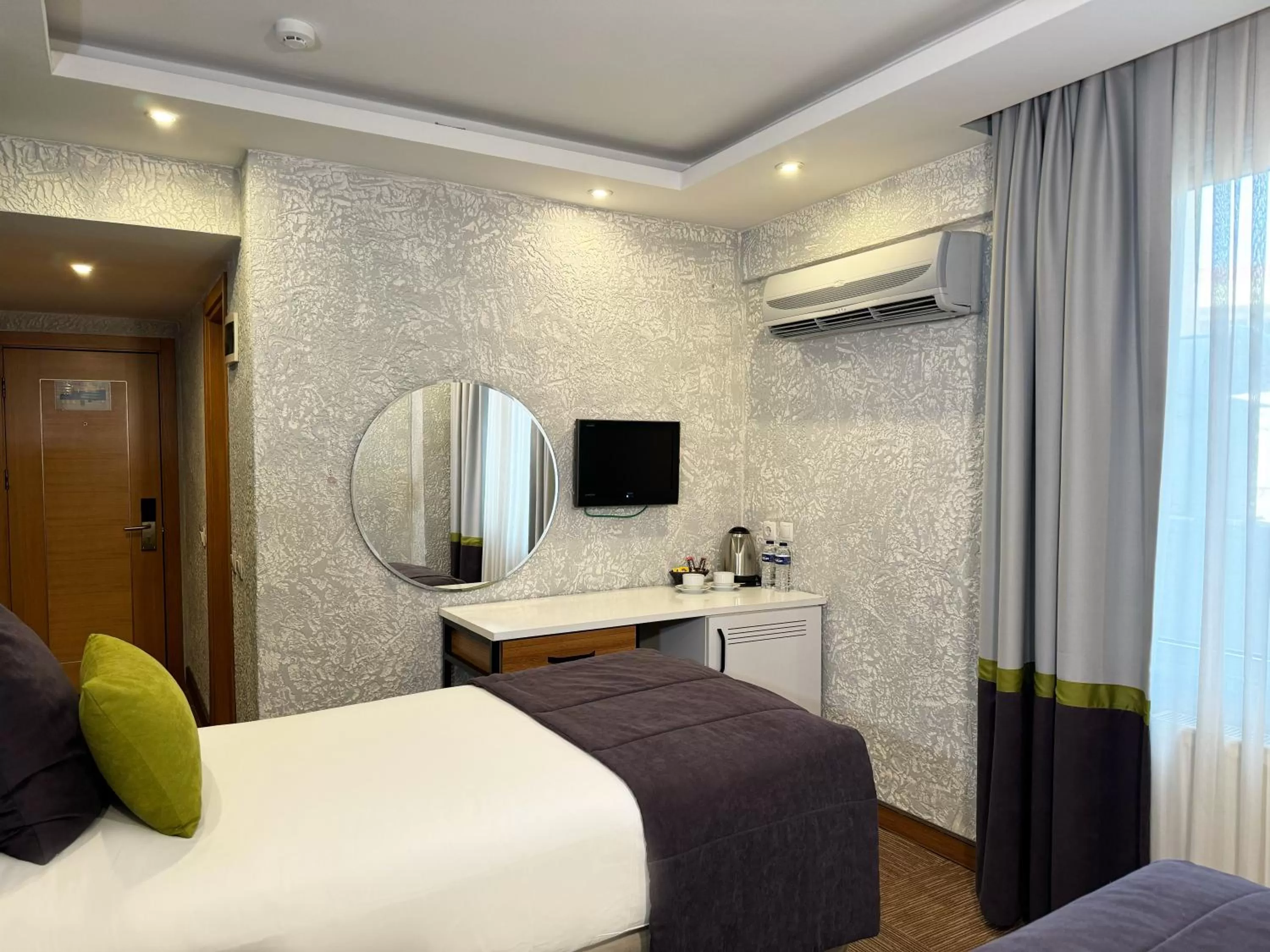 TV and multimedia, Bed in Sveo İstanbul Hotel