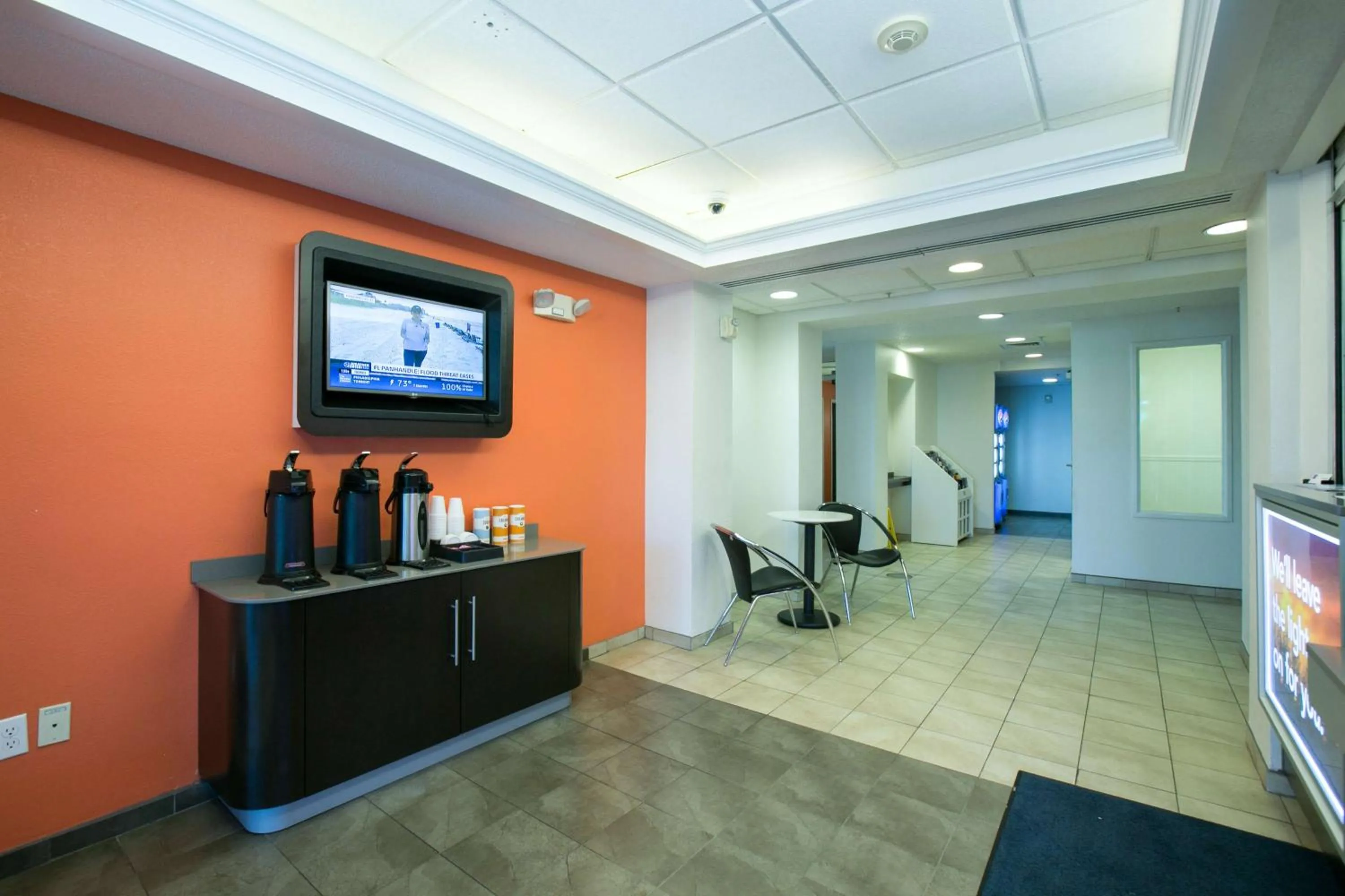 Lobby or reception in Motel 6-Brooklyn Center, MN - Minneapolis