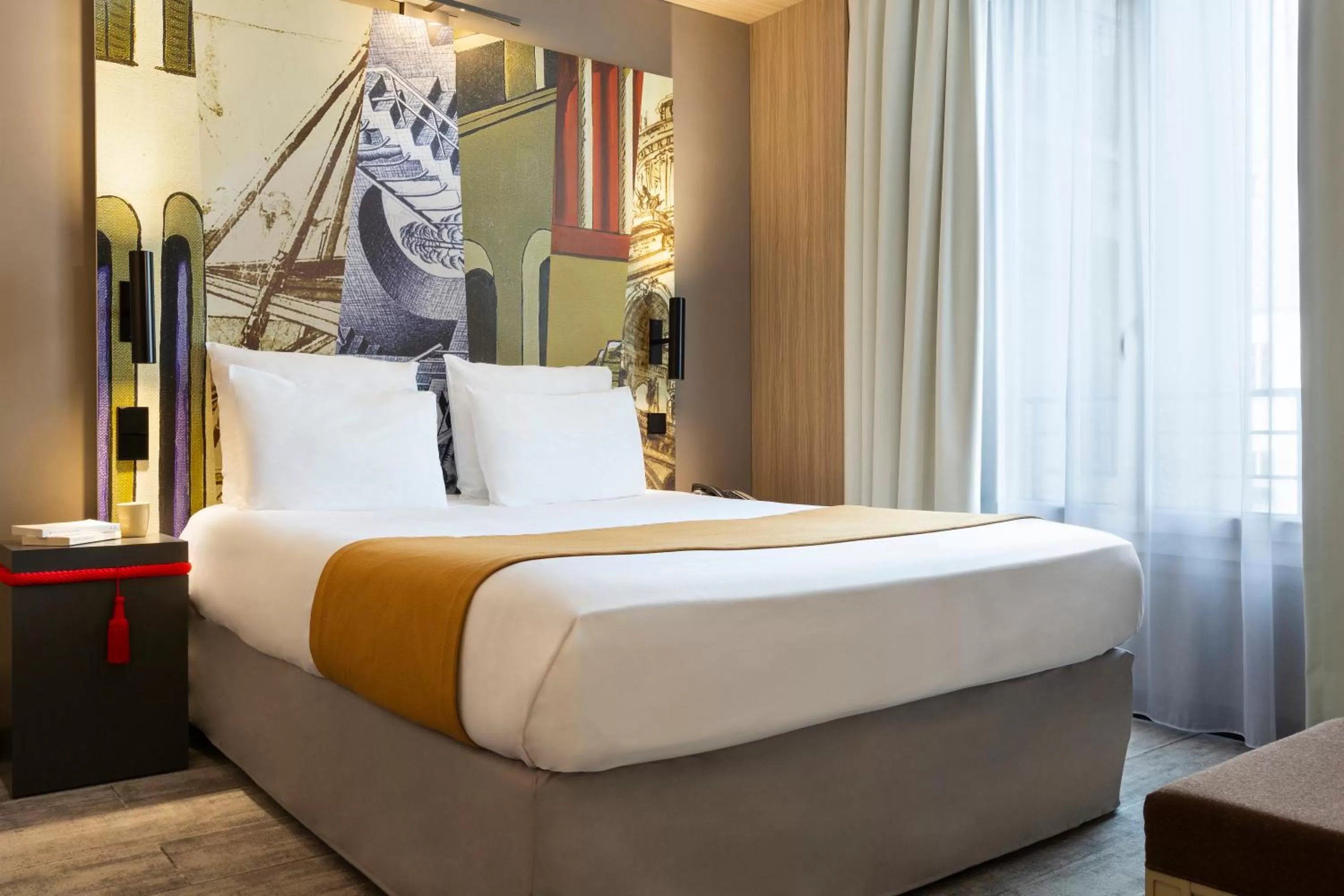 Photo of the whole room, Bed in Mercure Paris Alesia