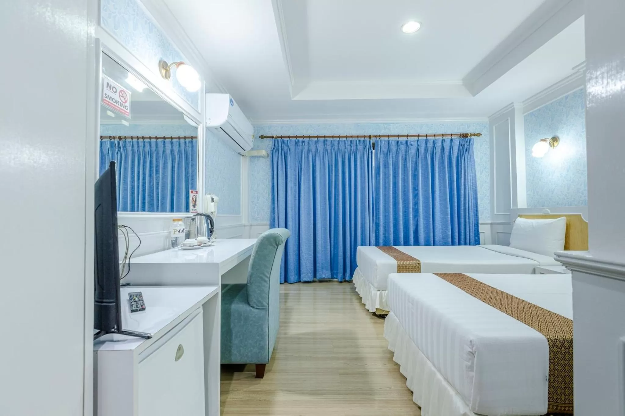 Bedroom, Bed in PJ Watergate Hotel