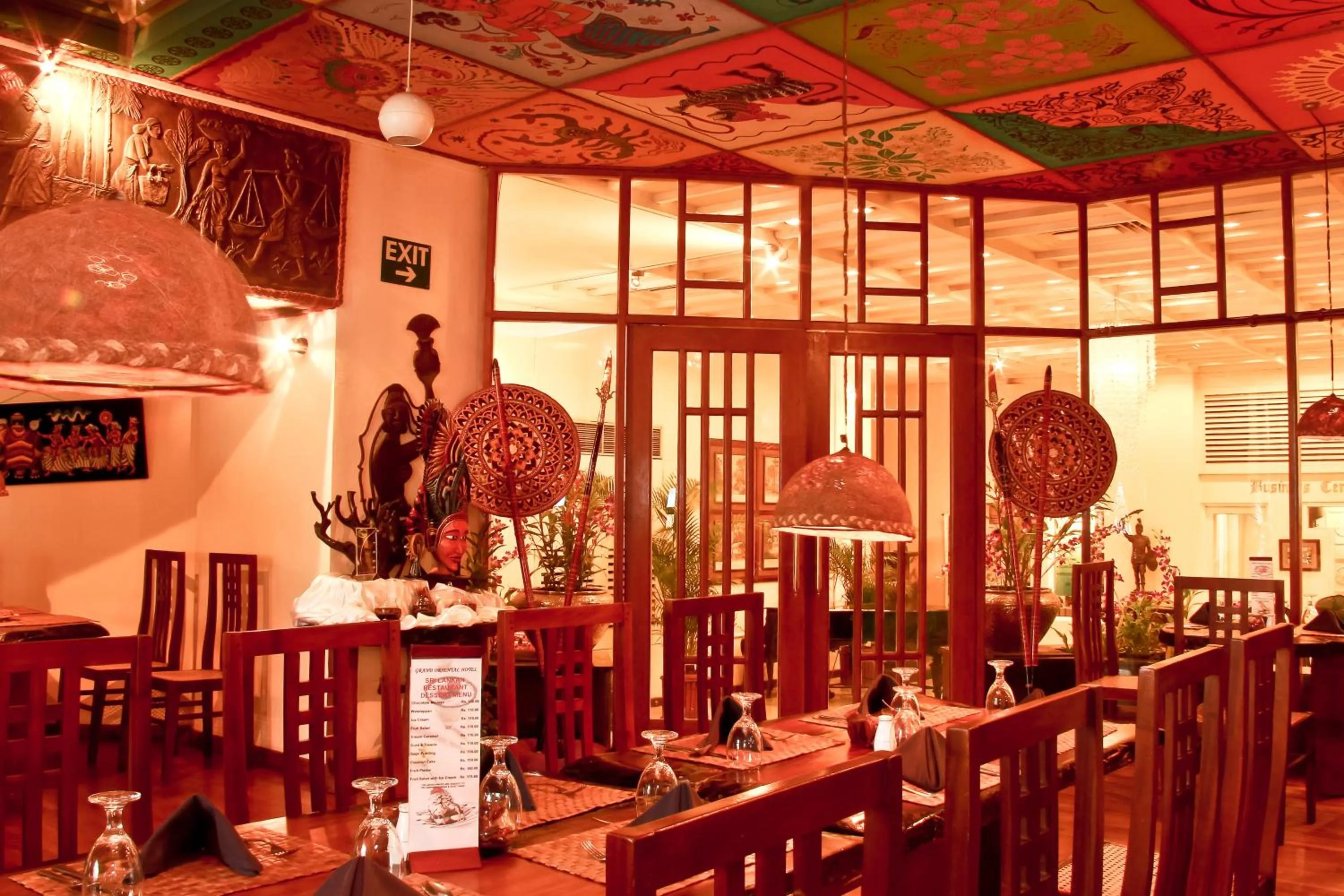 Restaurant/places to eat in Grand Oriental Hotel