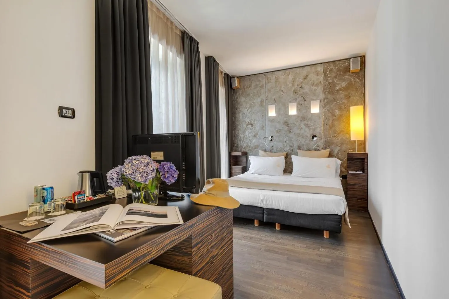 Photo of the whole room, Bed in Hotel Ancora