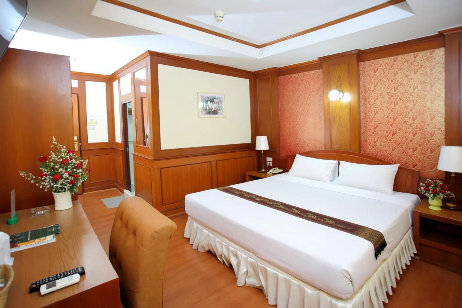 Bed in PJ Watergate Hotel