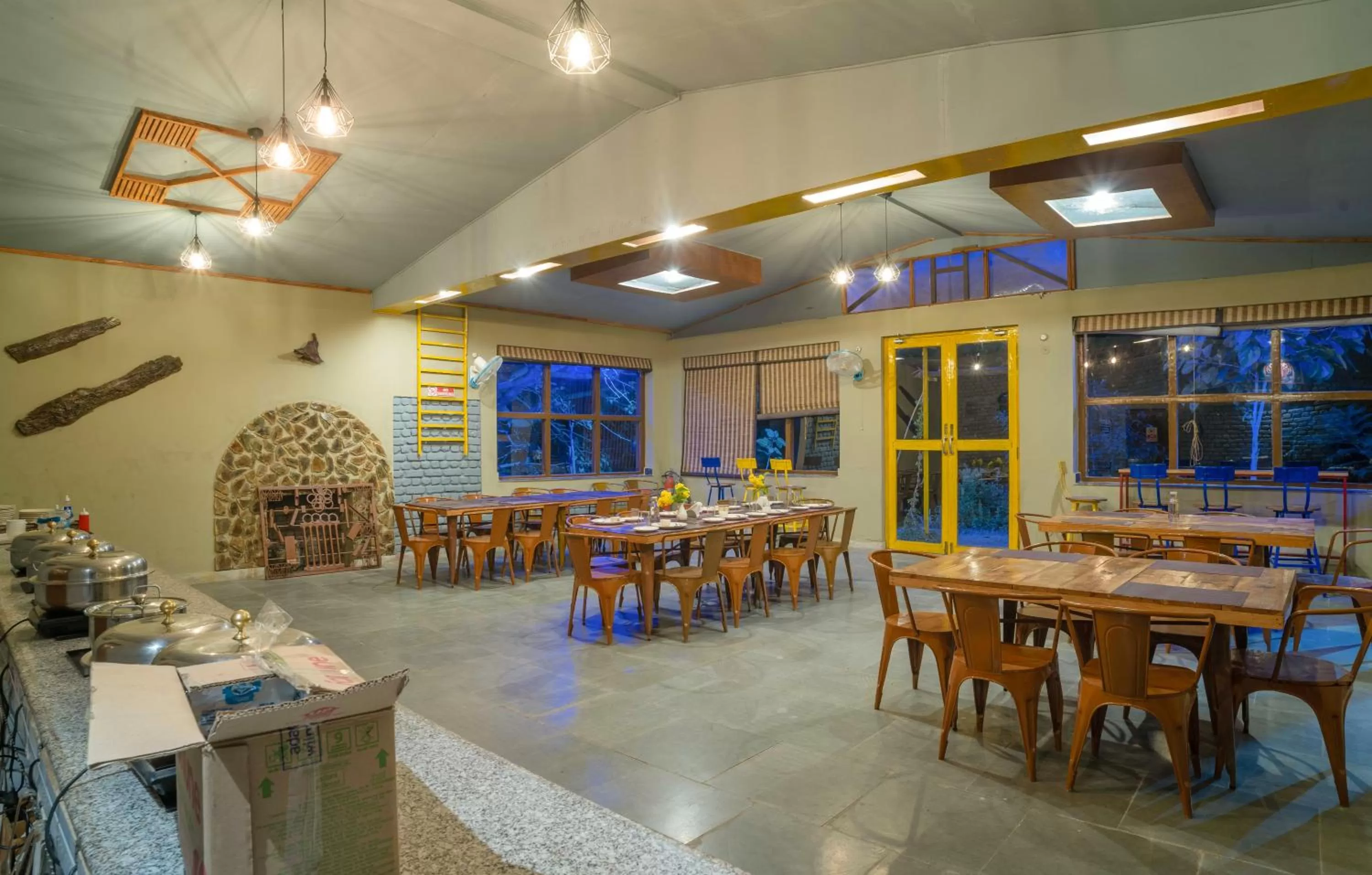 Restaurant/places to eat in LaHermitage Resort