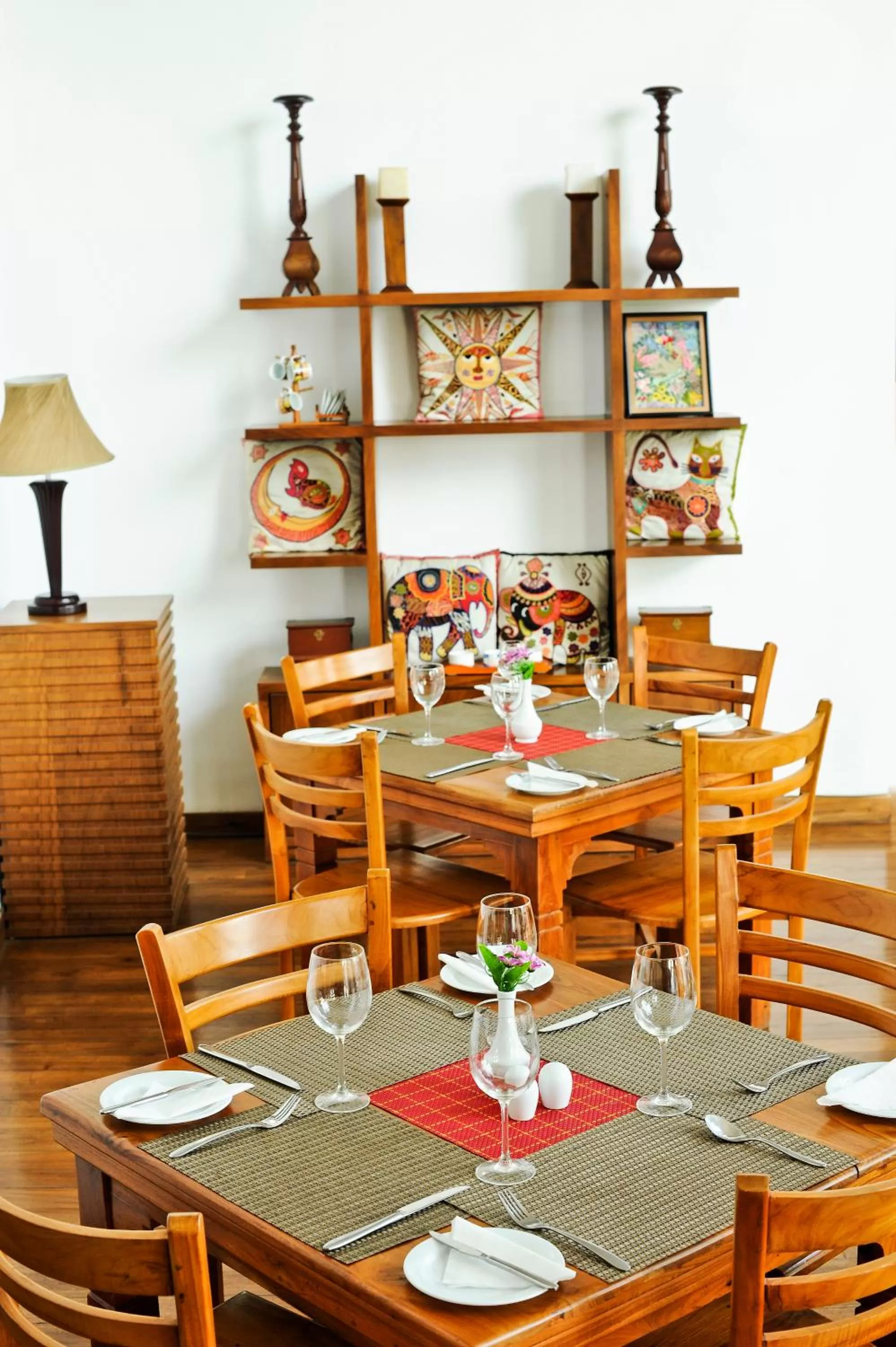 Restaurant/places to eat in Hotel See Kandy