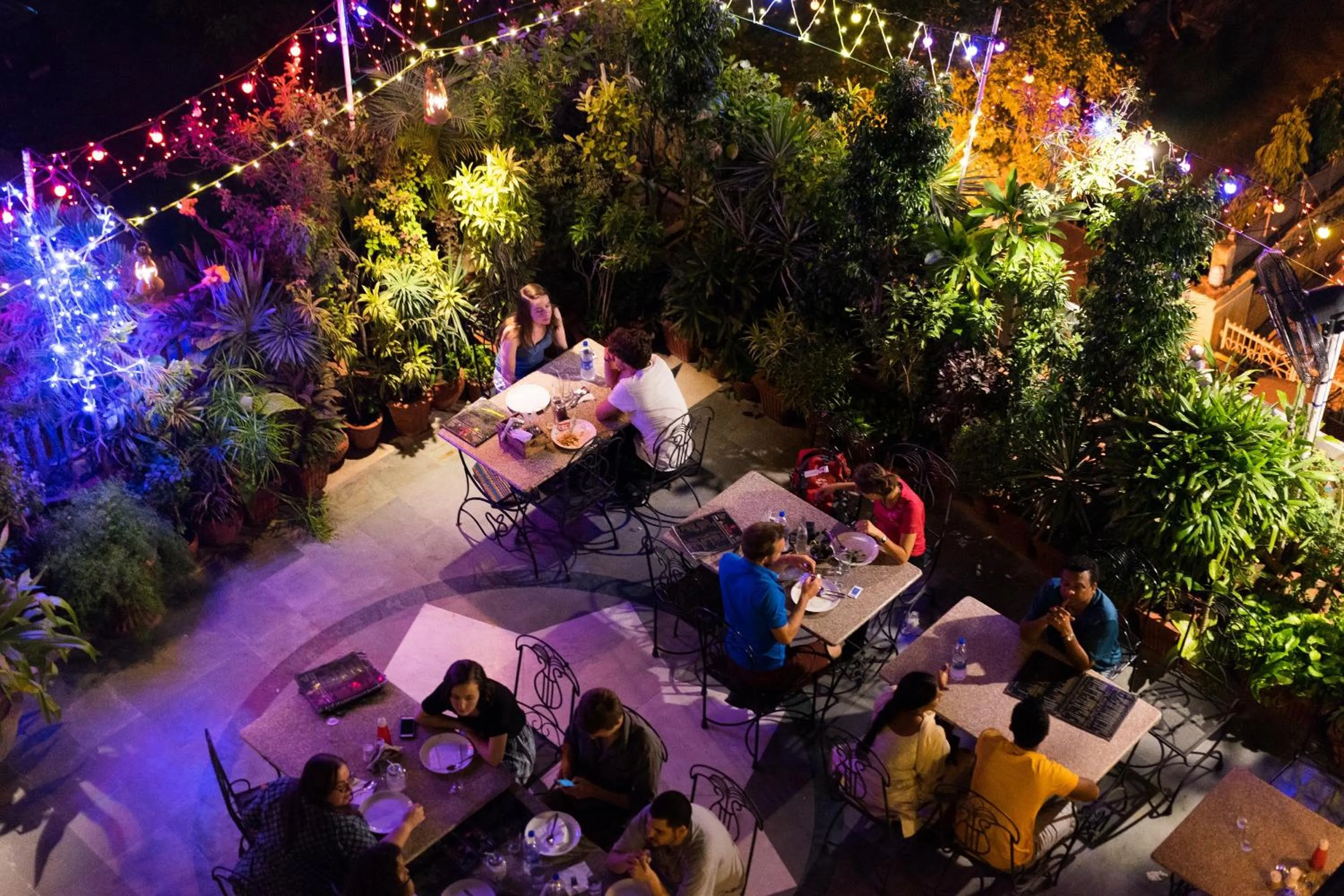 Restaurant/places to eat in Hotel Kalyan