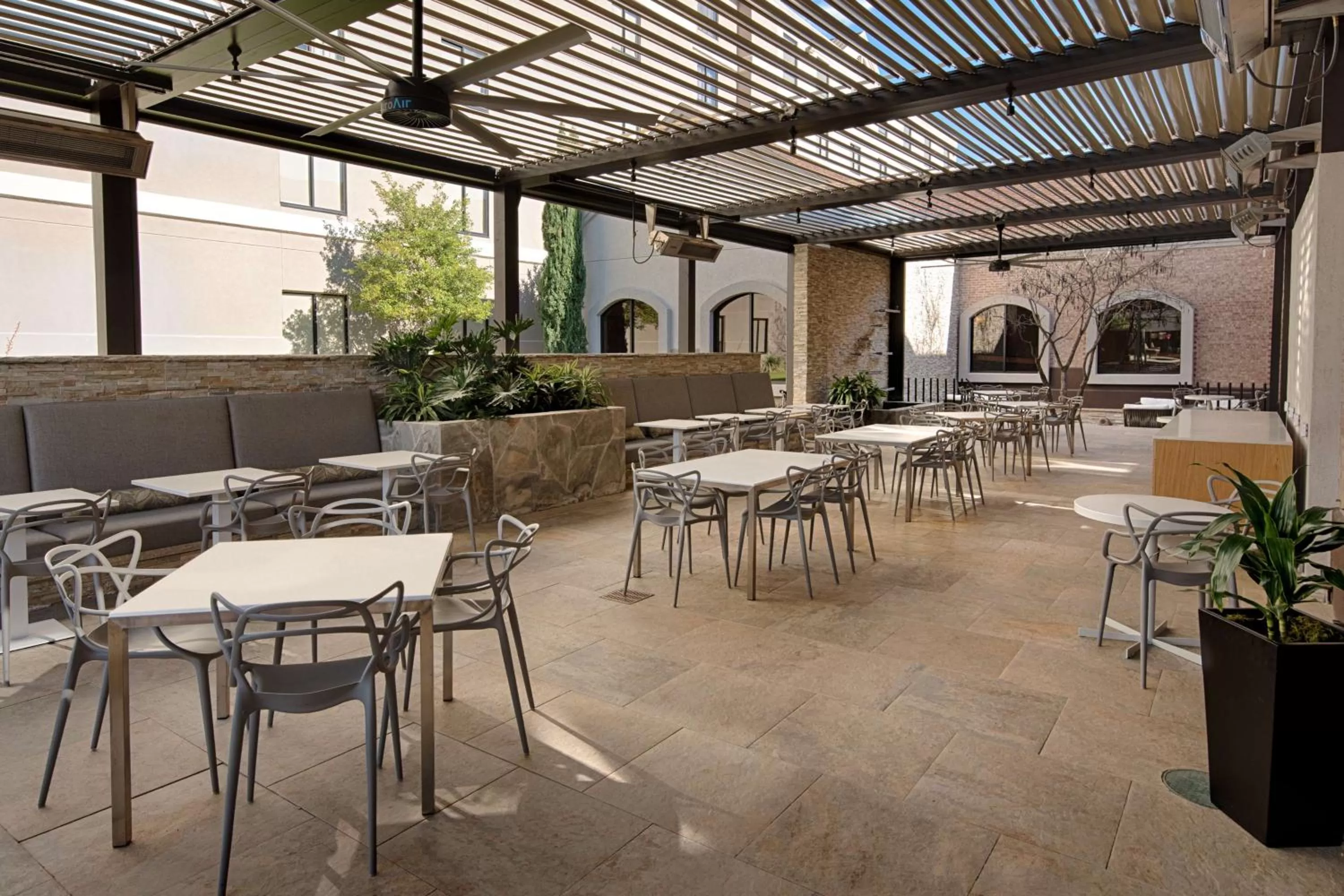 Patio in Hilton Garden Inn Las Colinas