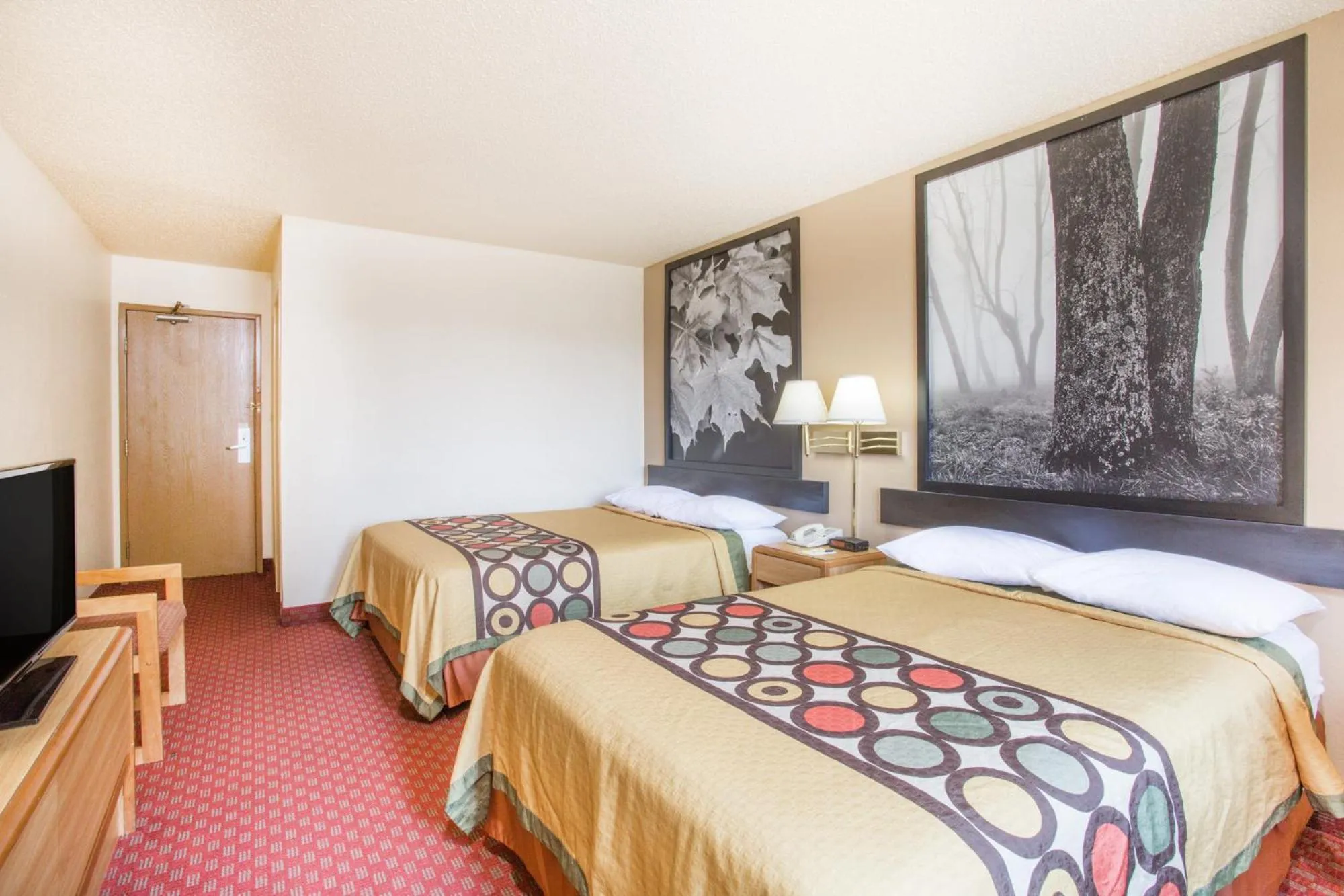 Bed in Super 8 by Wyndham Lexington VA