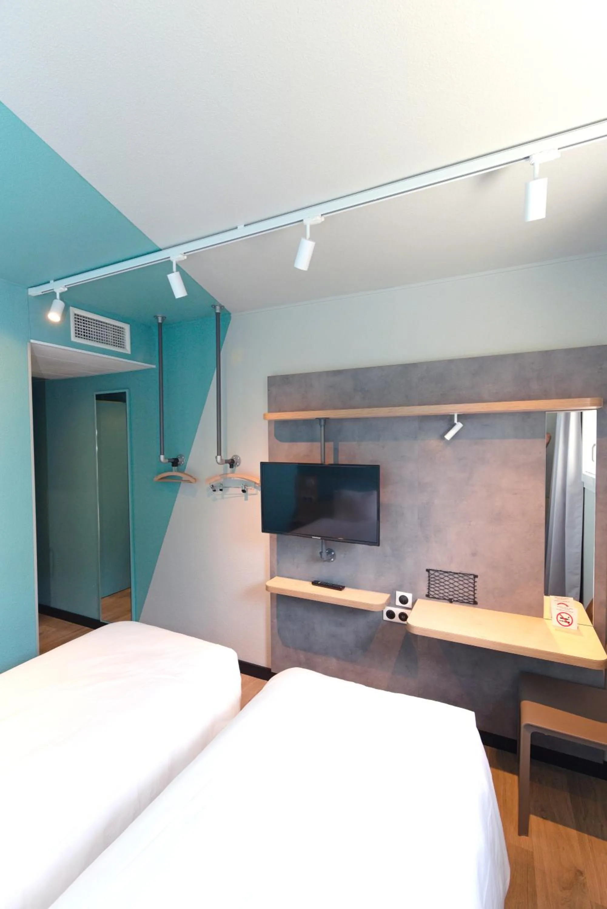 Bed in ibis Budget La Teste Bassin d'Arcachon