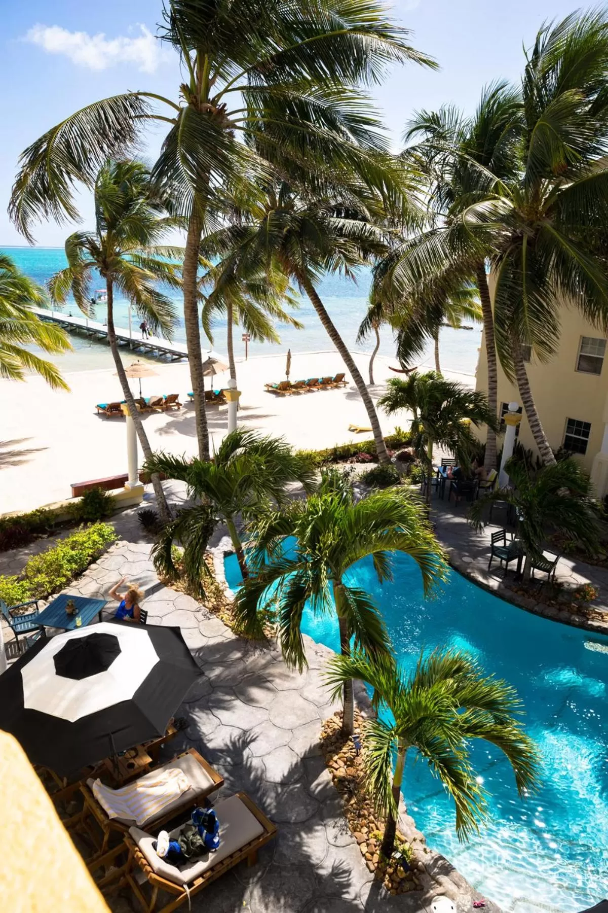 Pool view in Pelican Reef Villas Resort