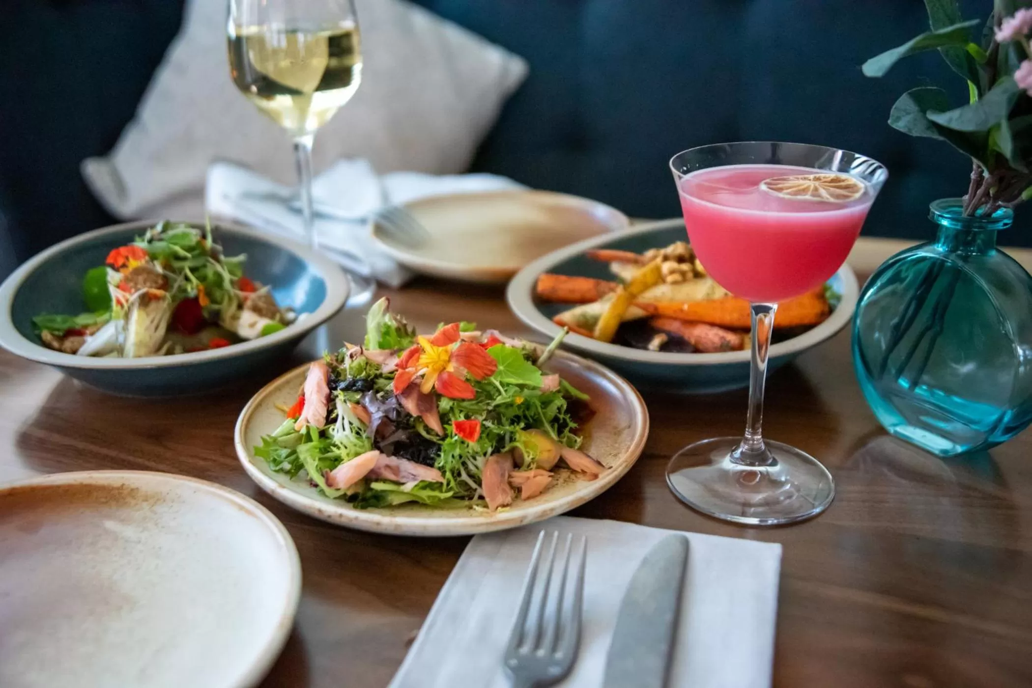 Restaurant/places to eat in The Crimson Jasper