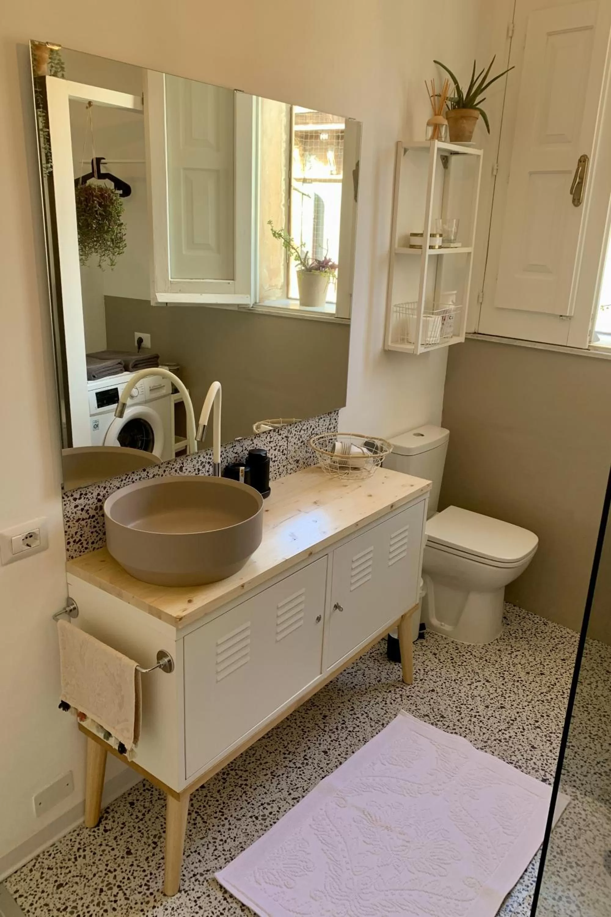 Shower, Bathroom in Homestay