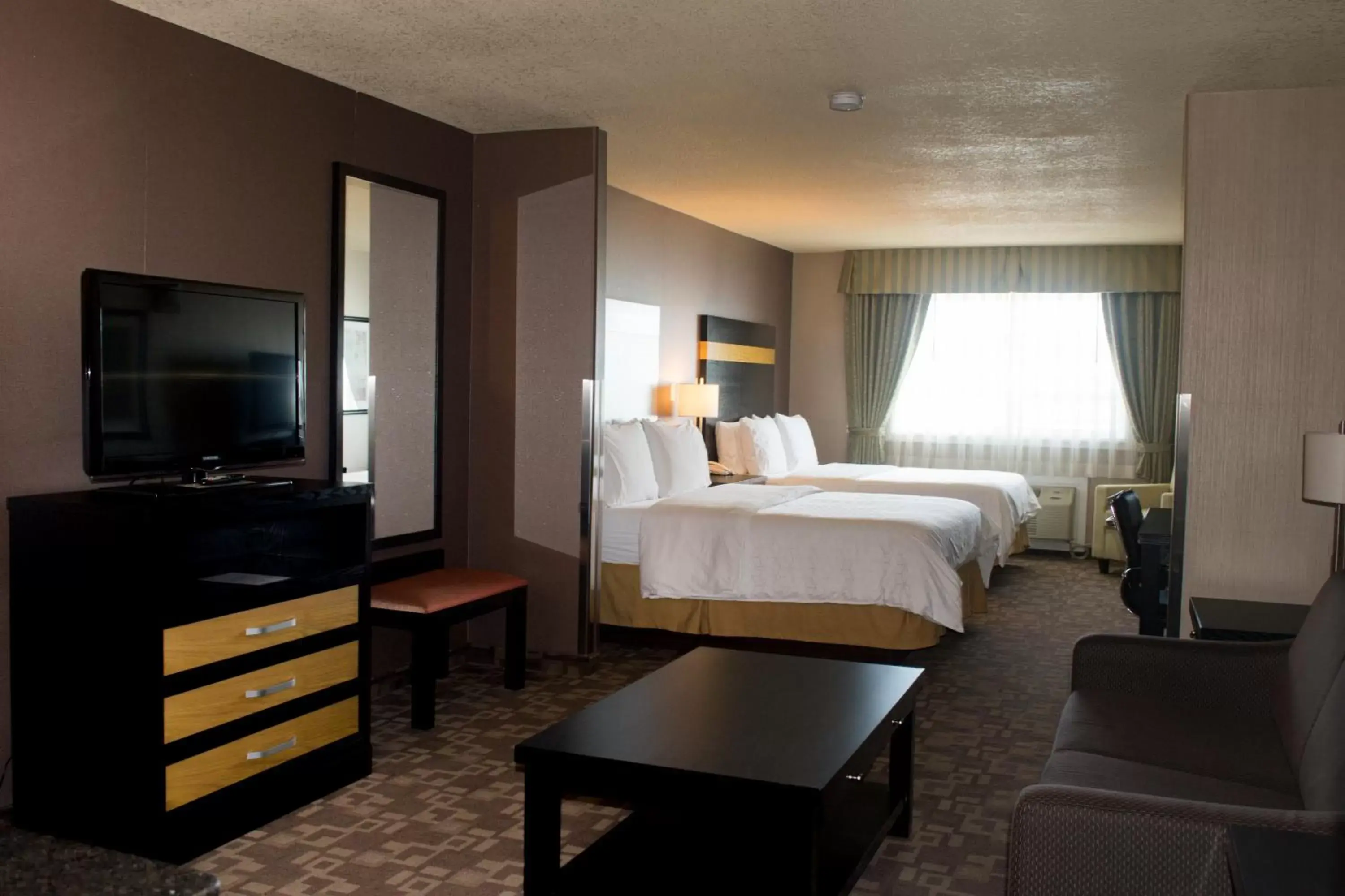 Queen Suite in Best Western Dawson Creek Queen Suite in Best Western Dawson Creek