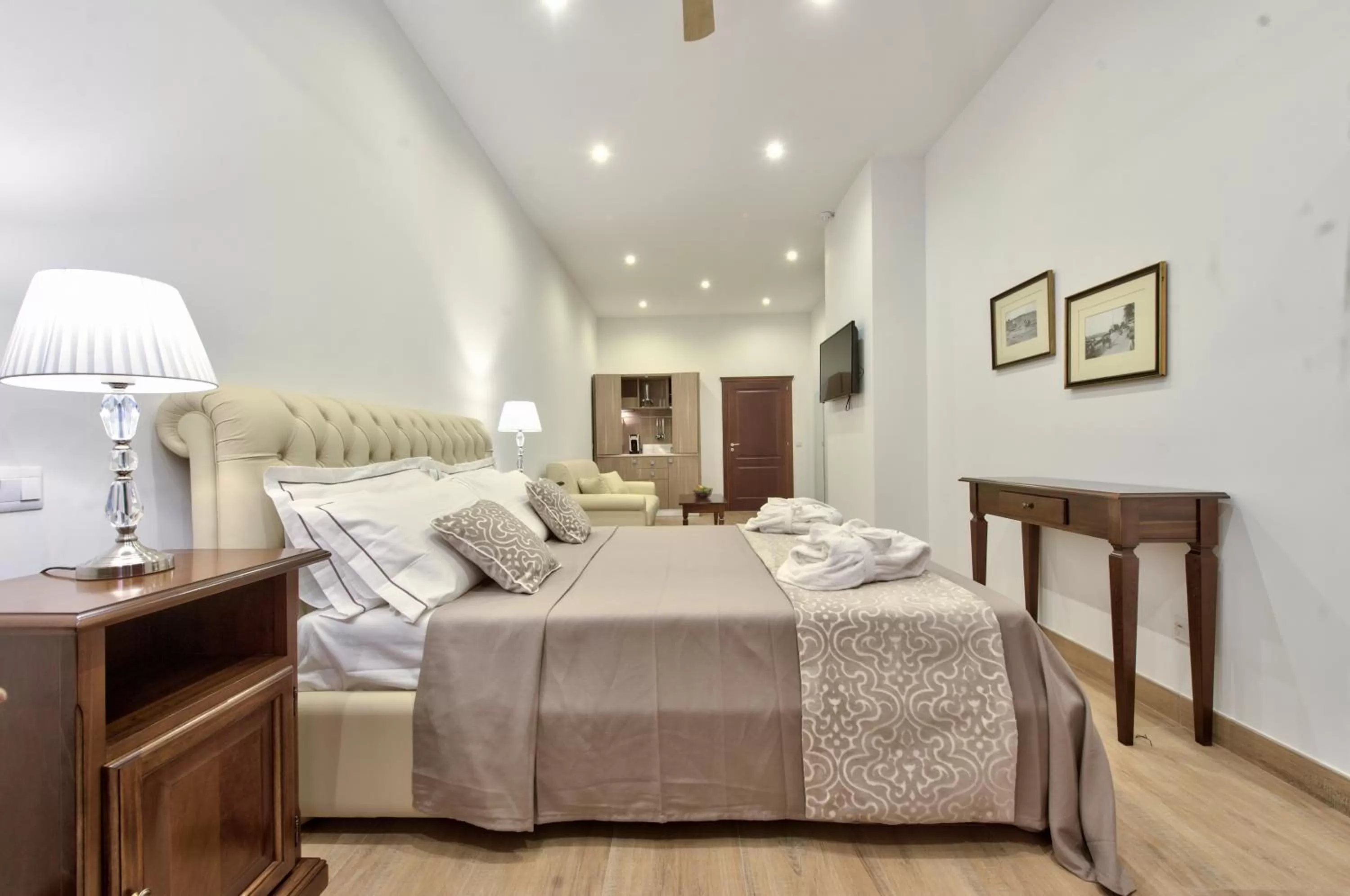 Bed in Palazzo Violetta