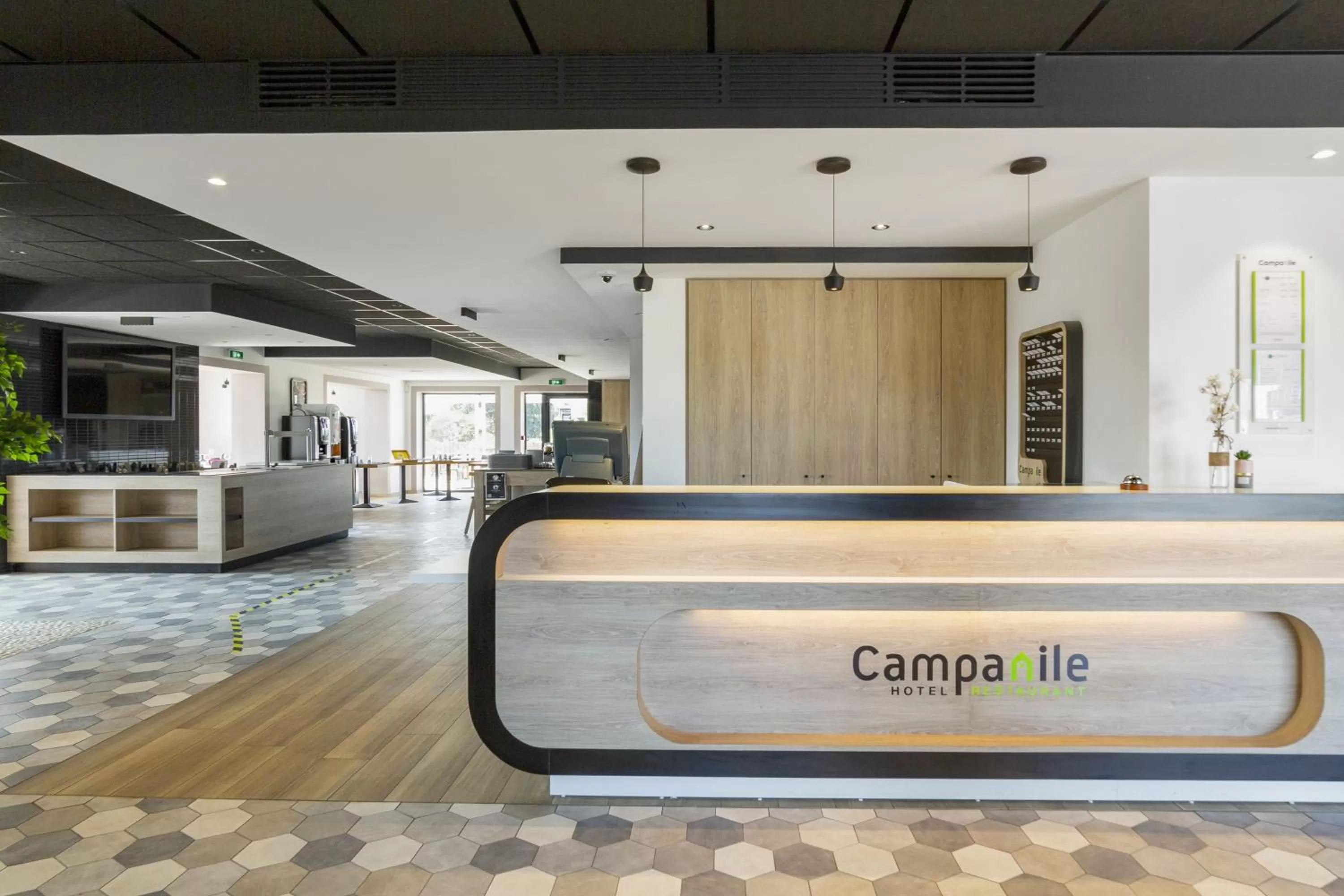 Restaurant/places to eat in Campanile Chartres