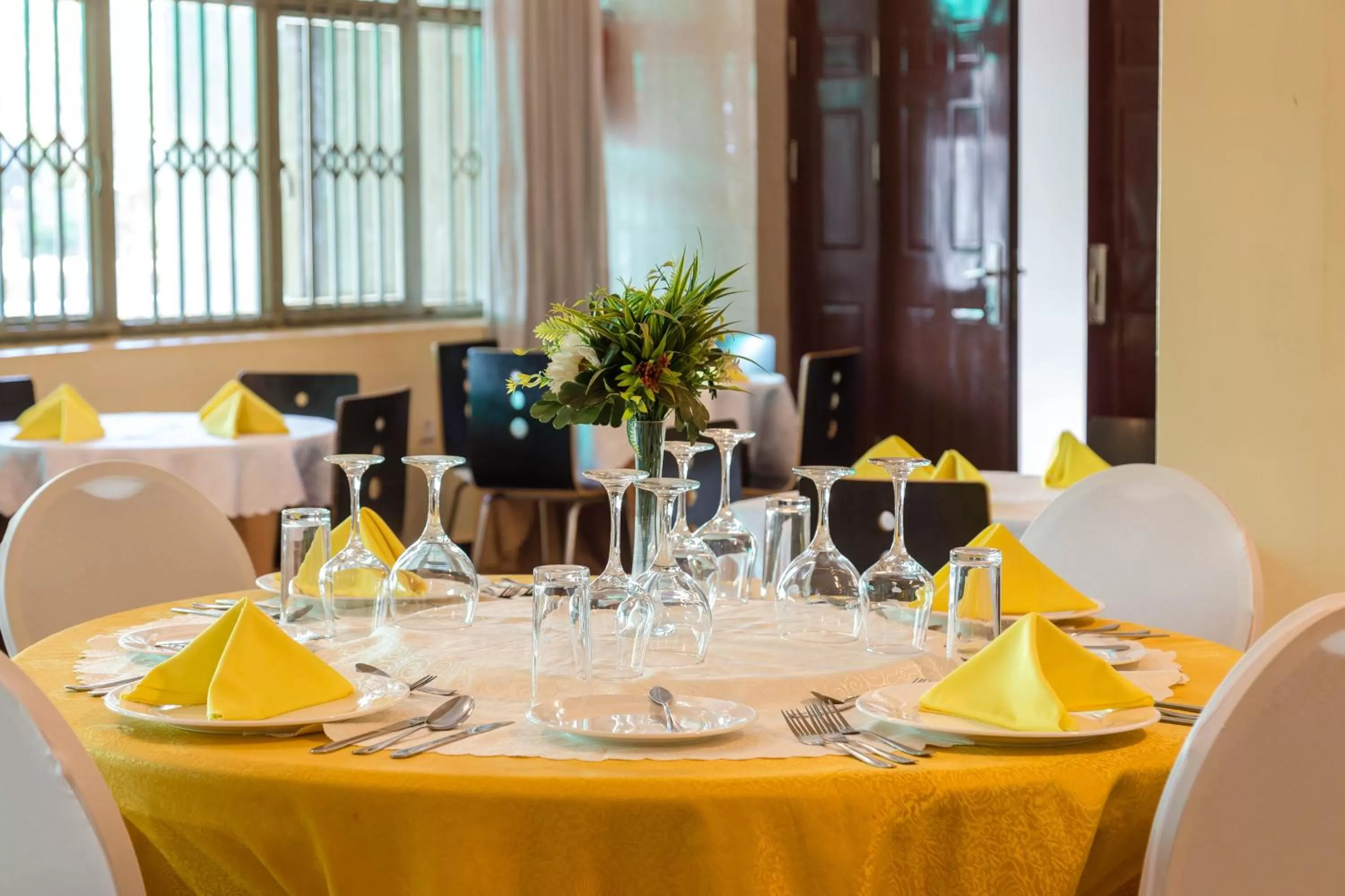 Restaurant/places to eat in Olympic Hotel