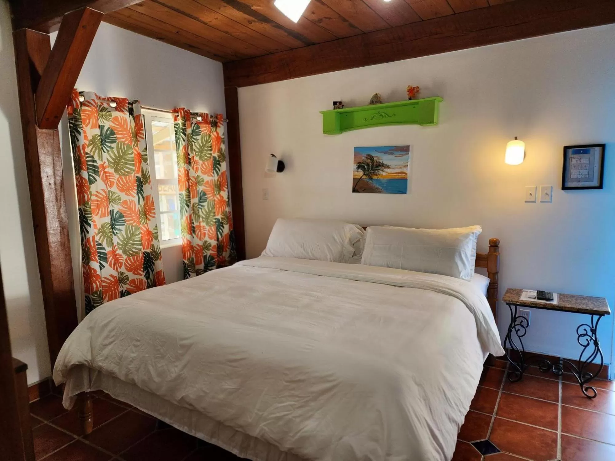 Bedroom, Bed in The BNB on Triggerfish Close to the airport
