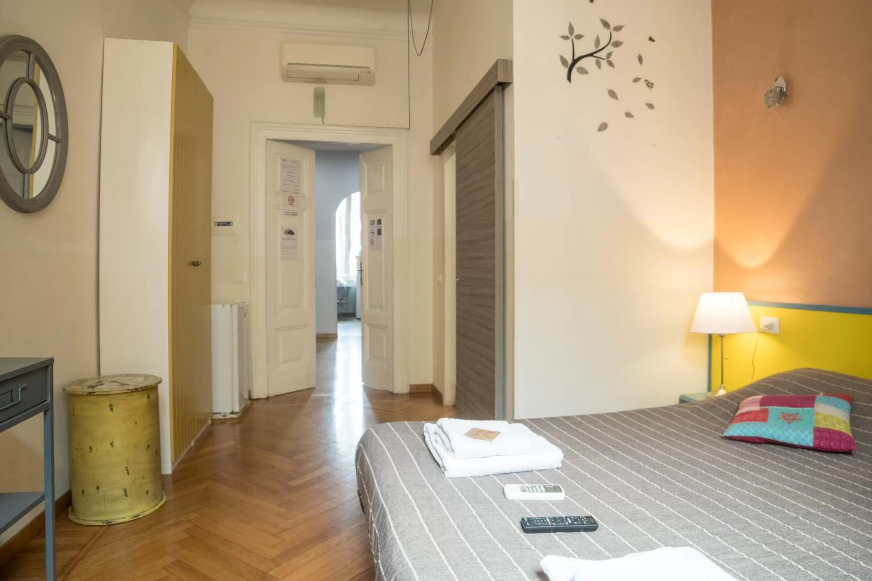 Living room, Bed in Sesto Suites Central