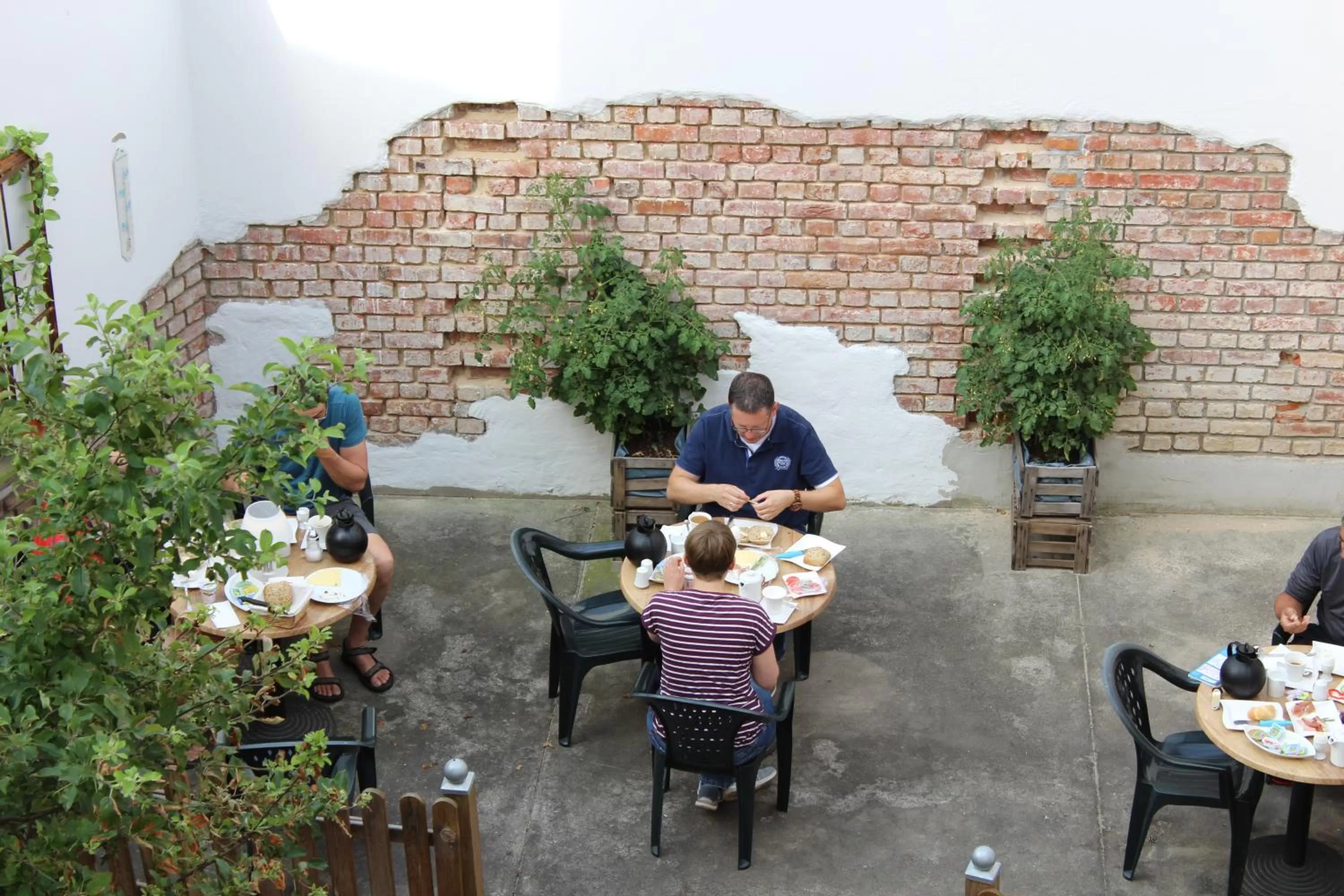 Inner courtyard view in Hotel Albena - garni Hotel
