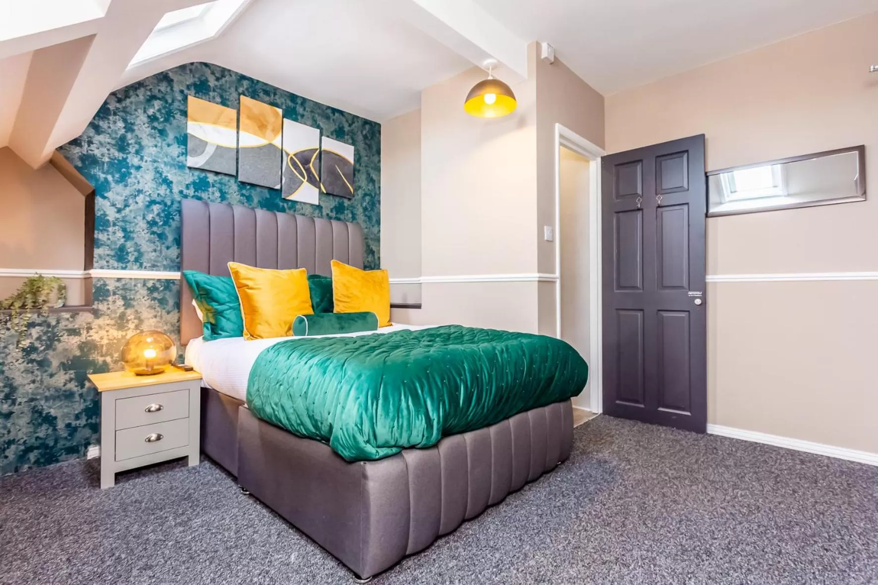 Bedroom, Bed in Comfy-Stays - Lower Ocean Road