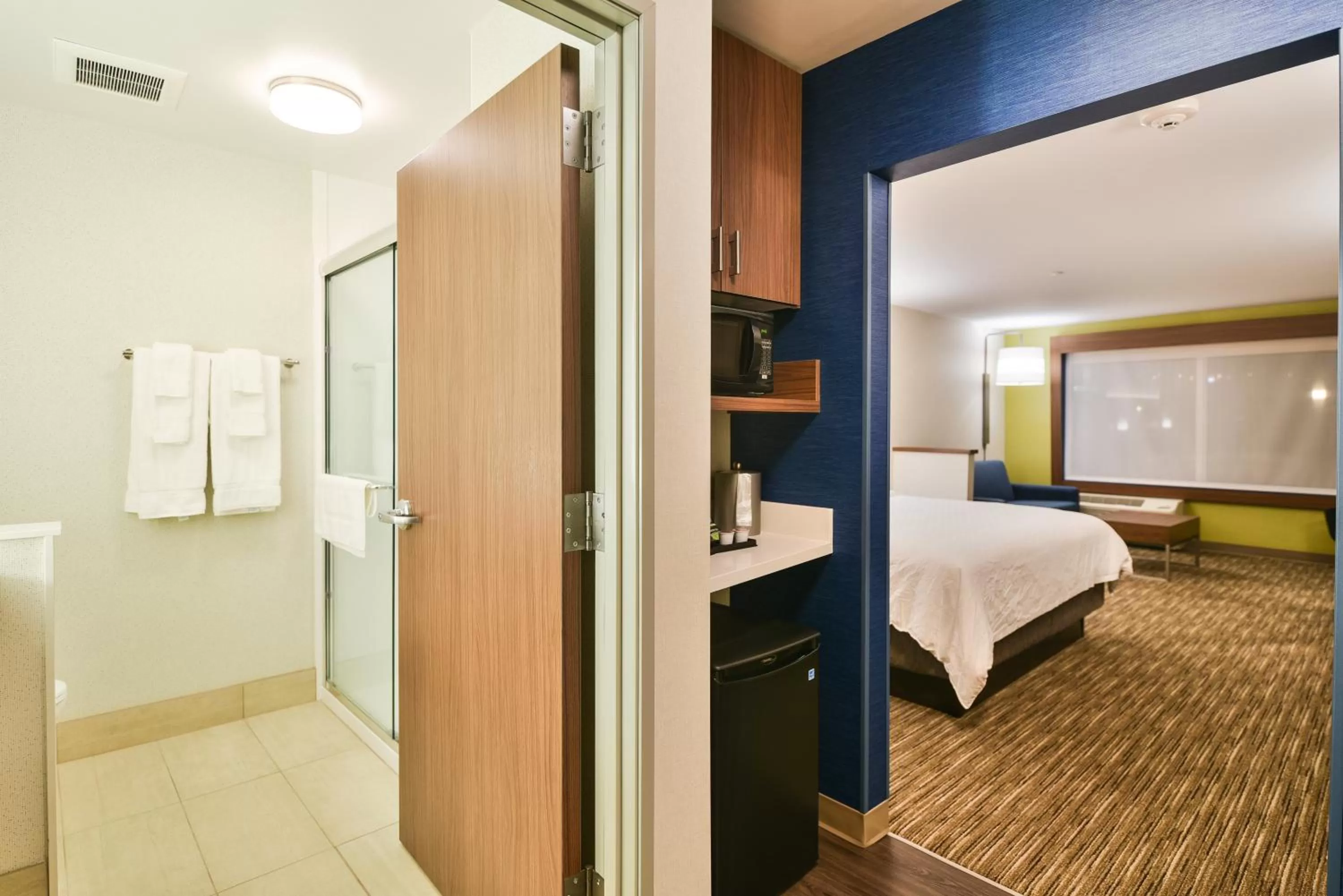 Bedroom, Bed in Holiday Inn Express & Suites Lehi - Thanksgiving Point by IHG