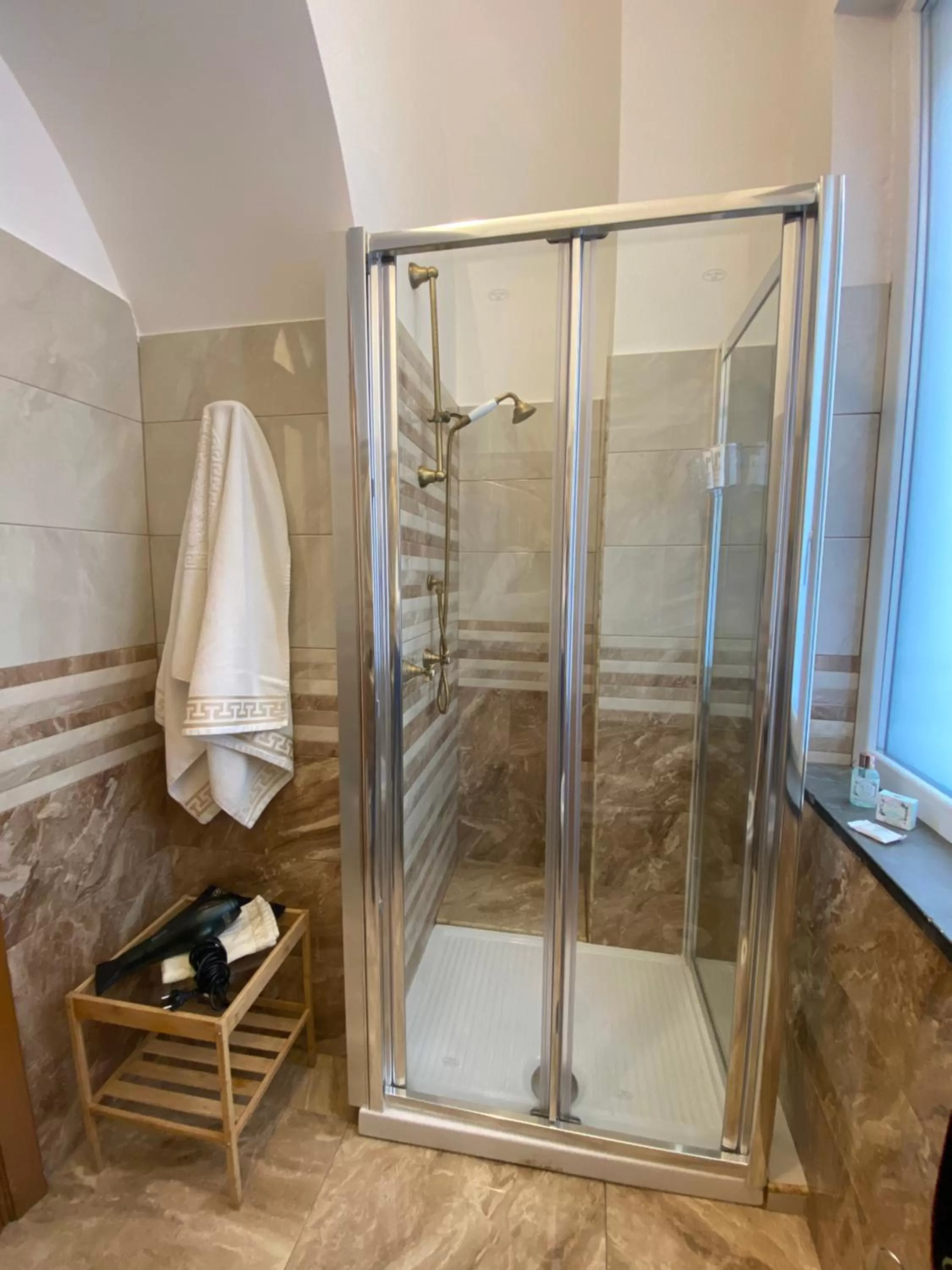 Shower in Suite Incentro Salerno