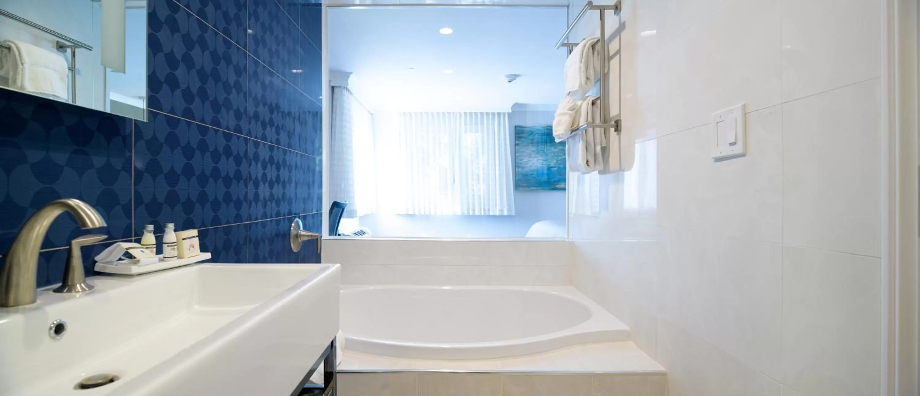 Bathroom in Woodcrest Hotel Cupertino