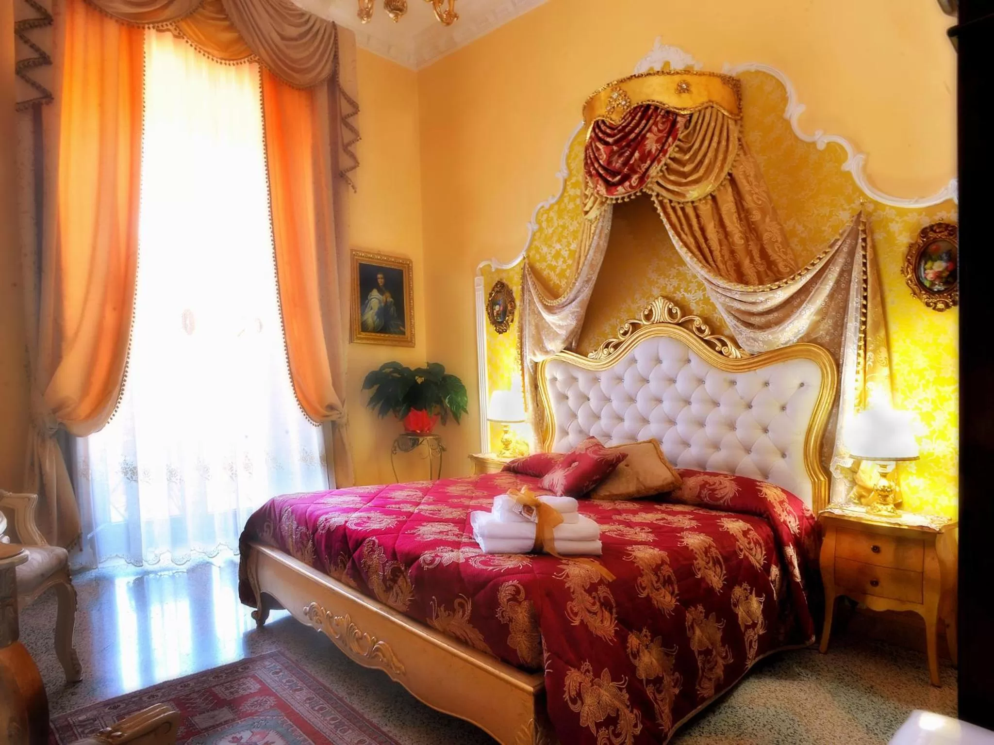 Photo of the whole room, Bed in La Dolce Vita - Luxury House