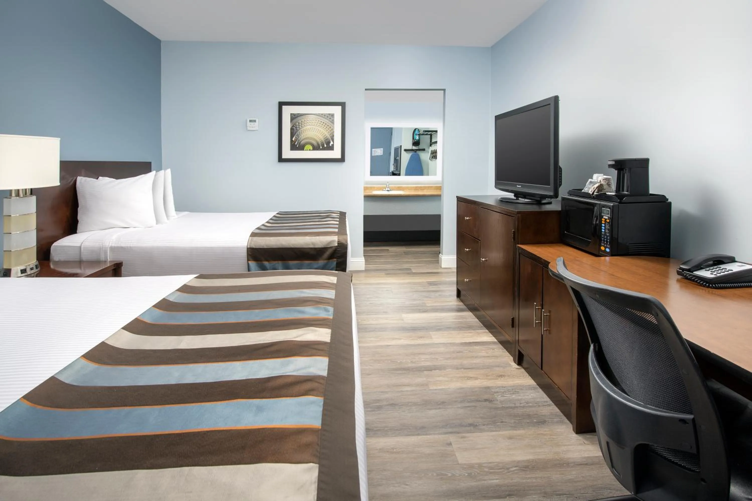 TV and multimedia, Bed in Ivy City Hotel