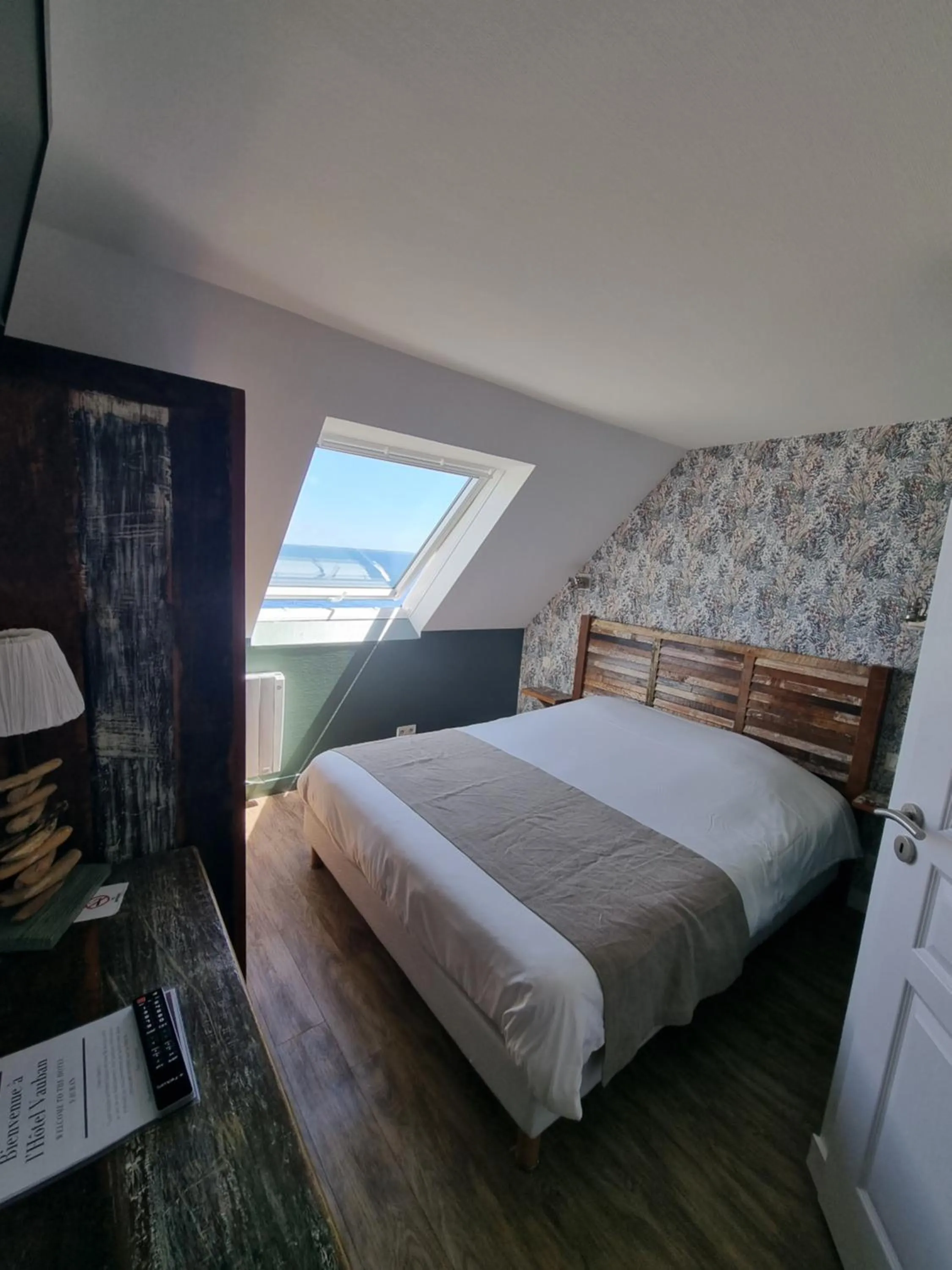 Photo of the whole room, Bed in Hôtel Vauban