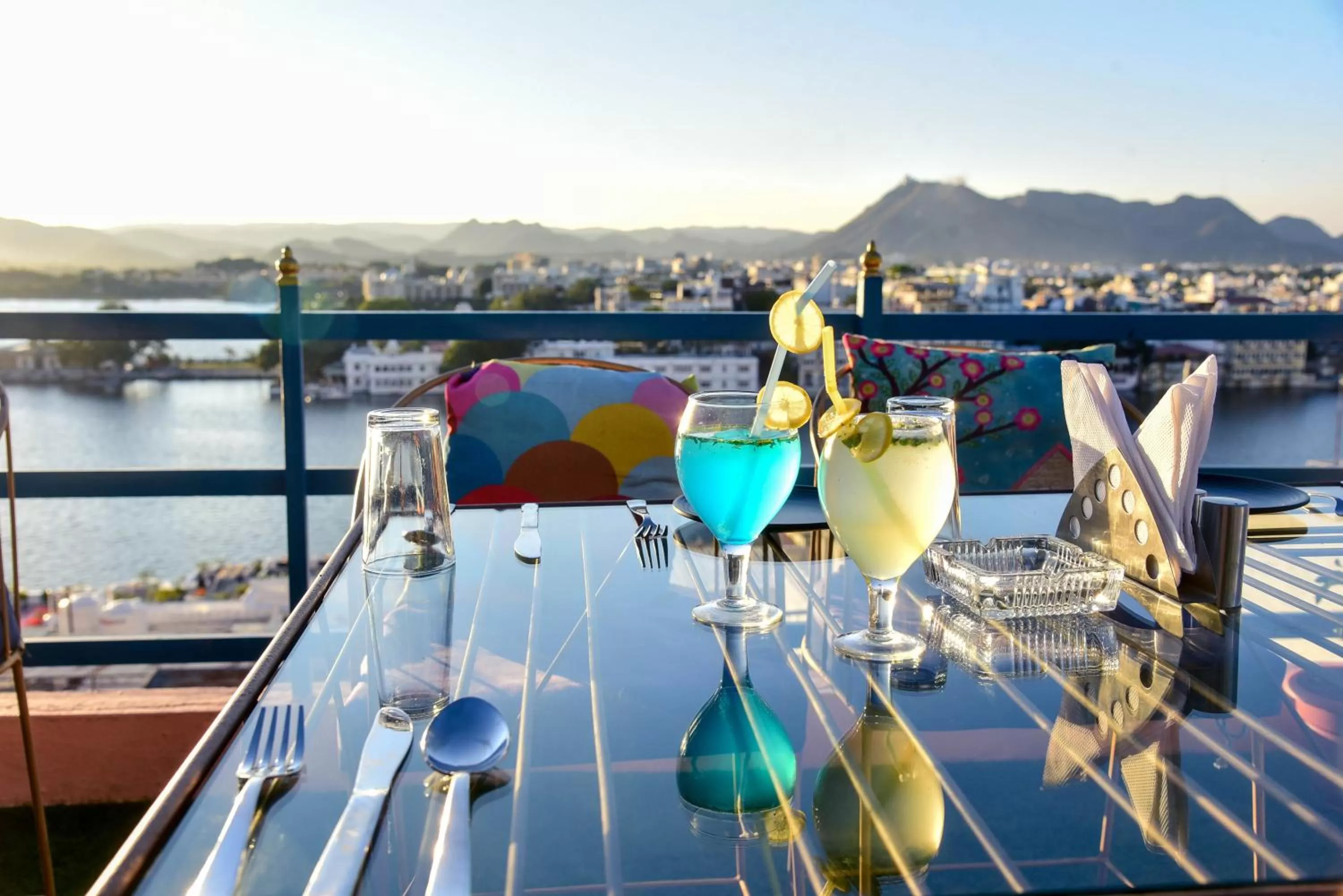 Drinks in Hotel Casa by the lake