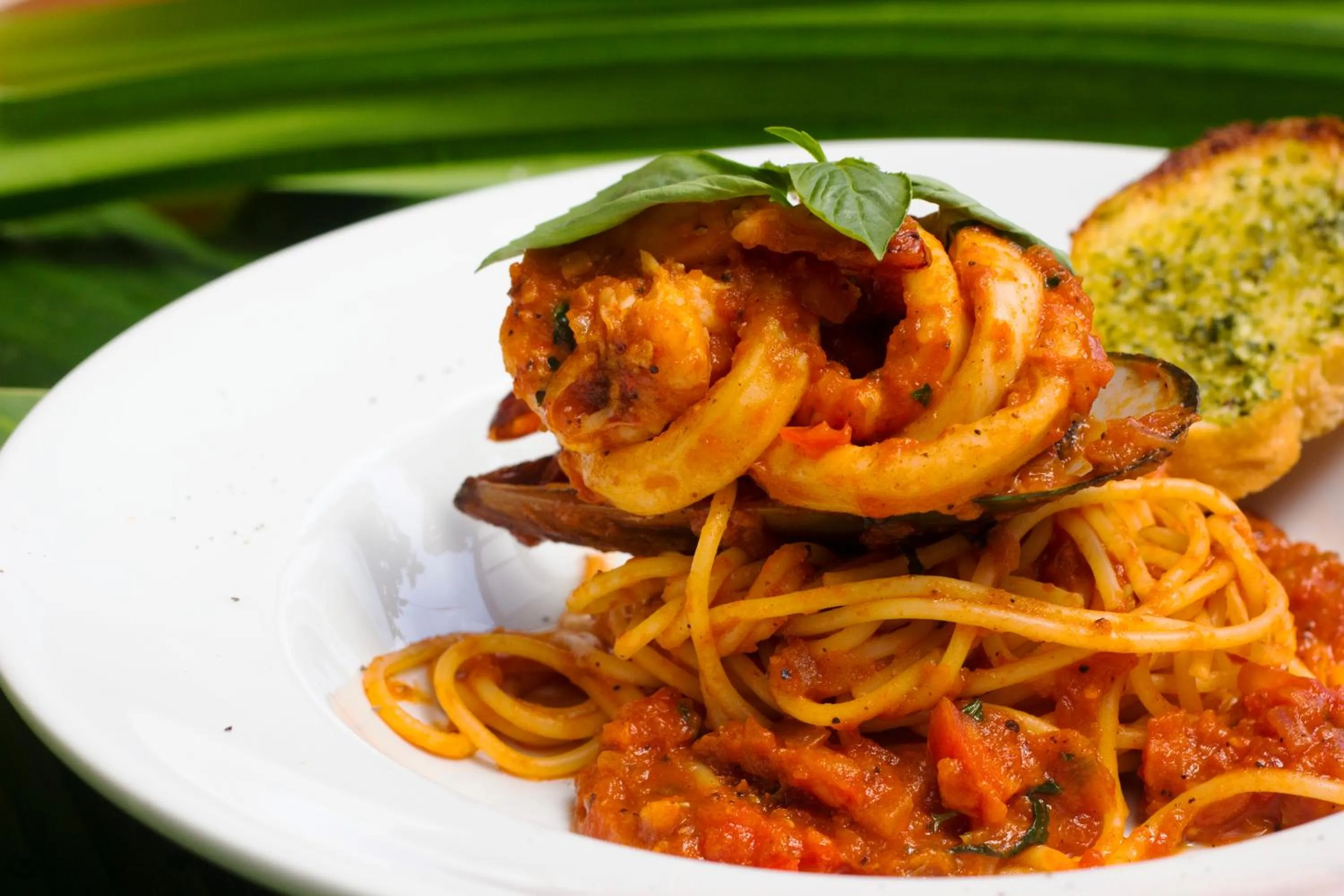 Restaurant/places to eat in ON Hotel Phuket - SHA