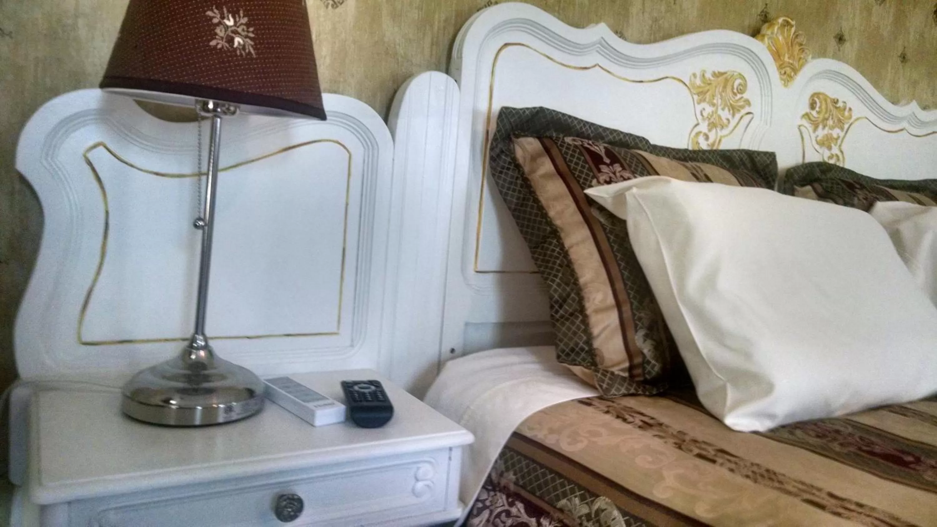 Decorative detail, Bed in Fruits of Vienna B&B