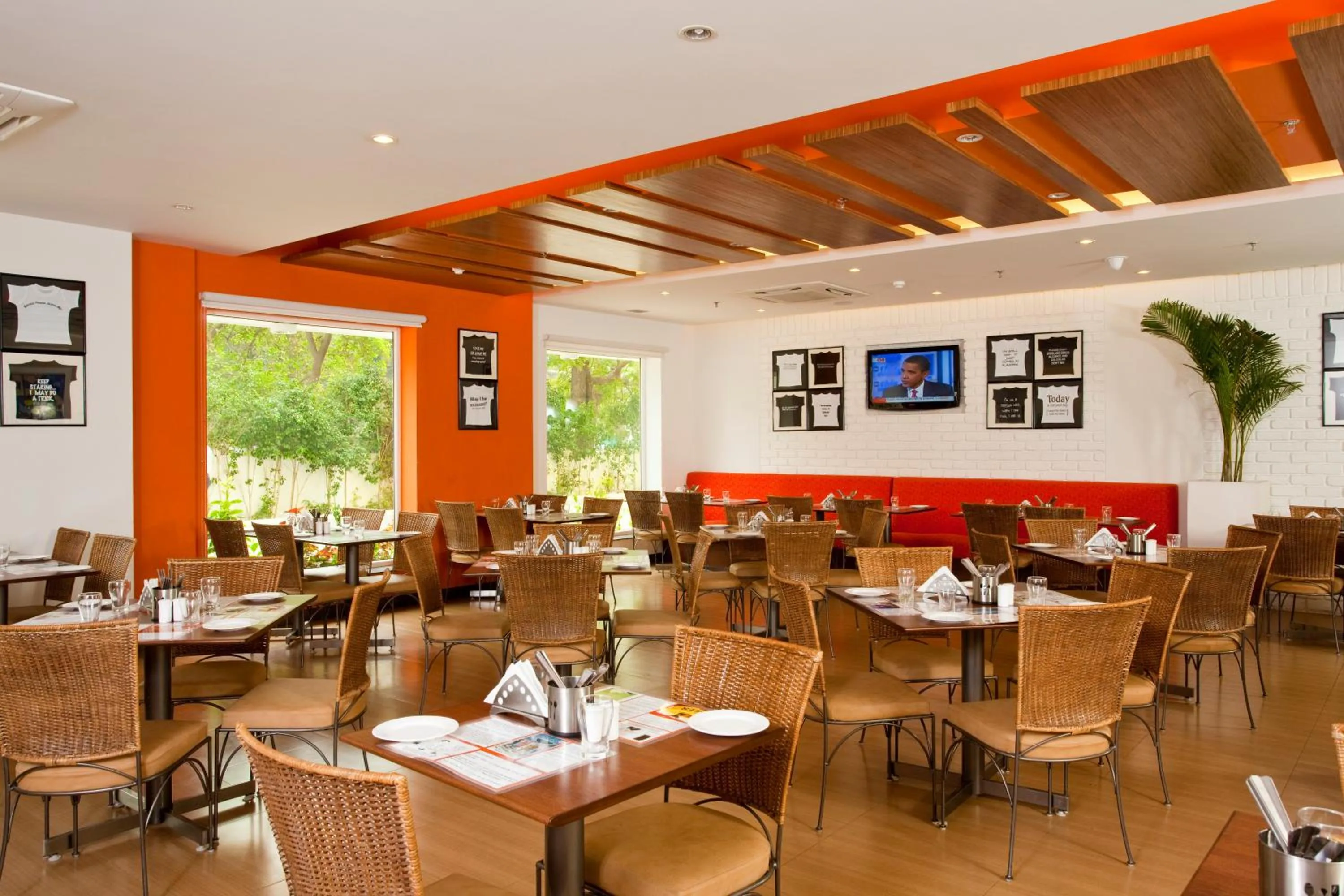 Restaurant/places to eat in Lemon Tree Hotel, Ahmedabad