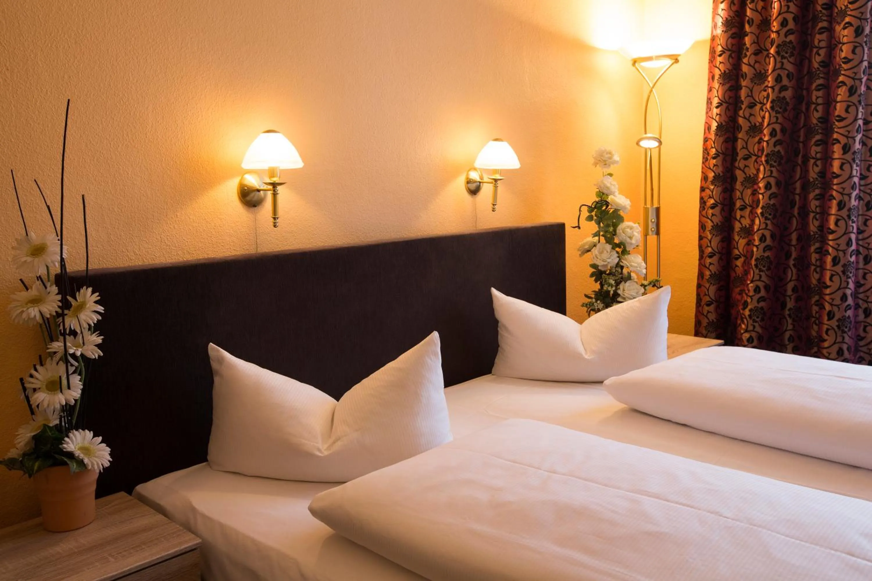 Bedroom, Bed in Hotel am Hermannplatz