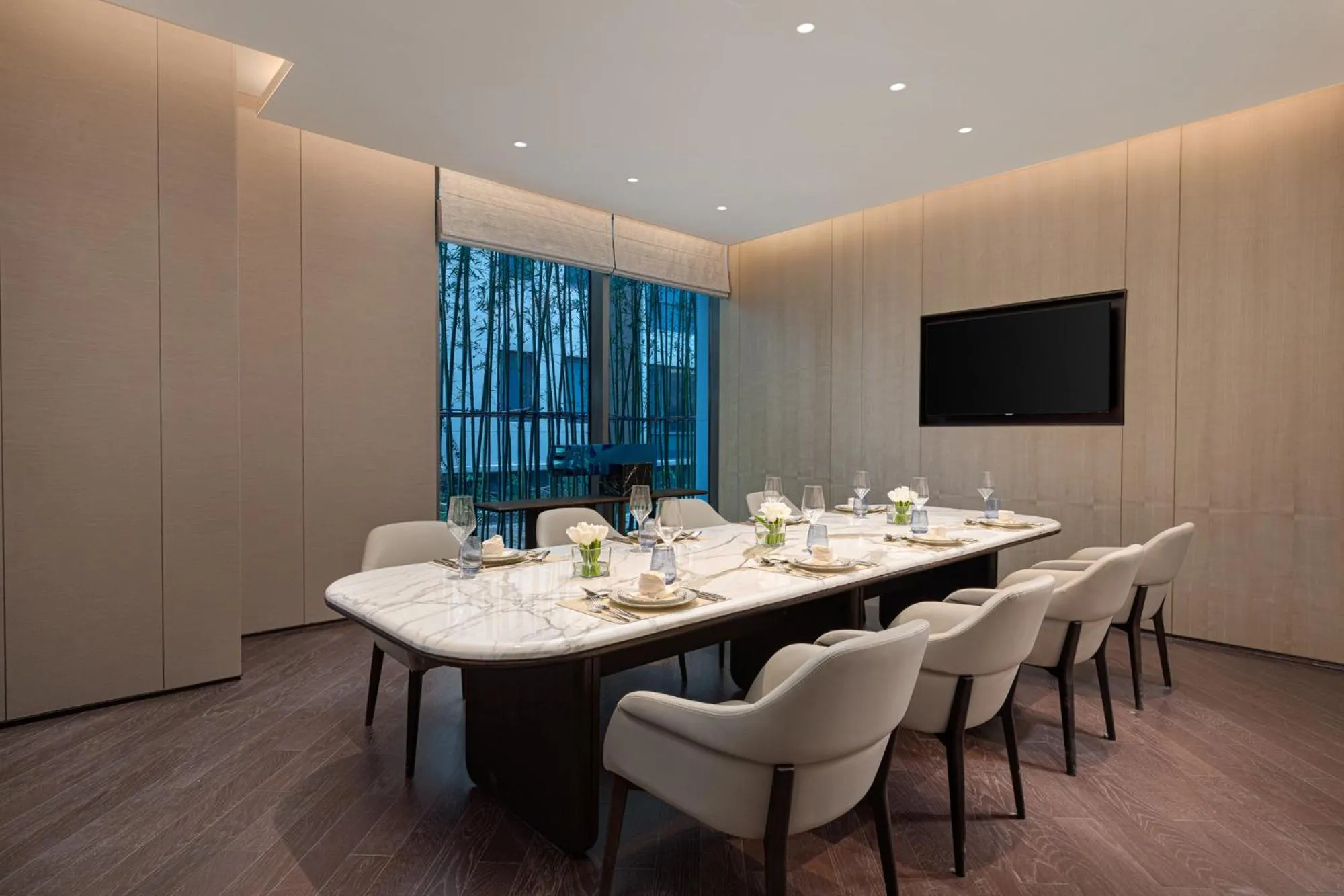 Restaurant/places to eat in HUALUXE Shanghai Changfeng Park by IHG