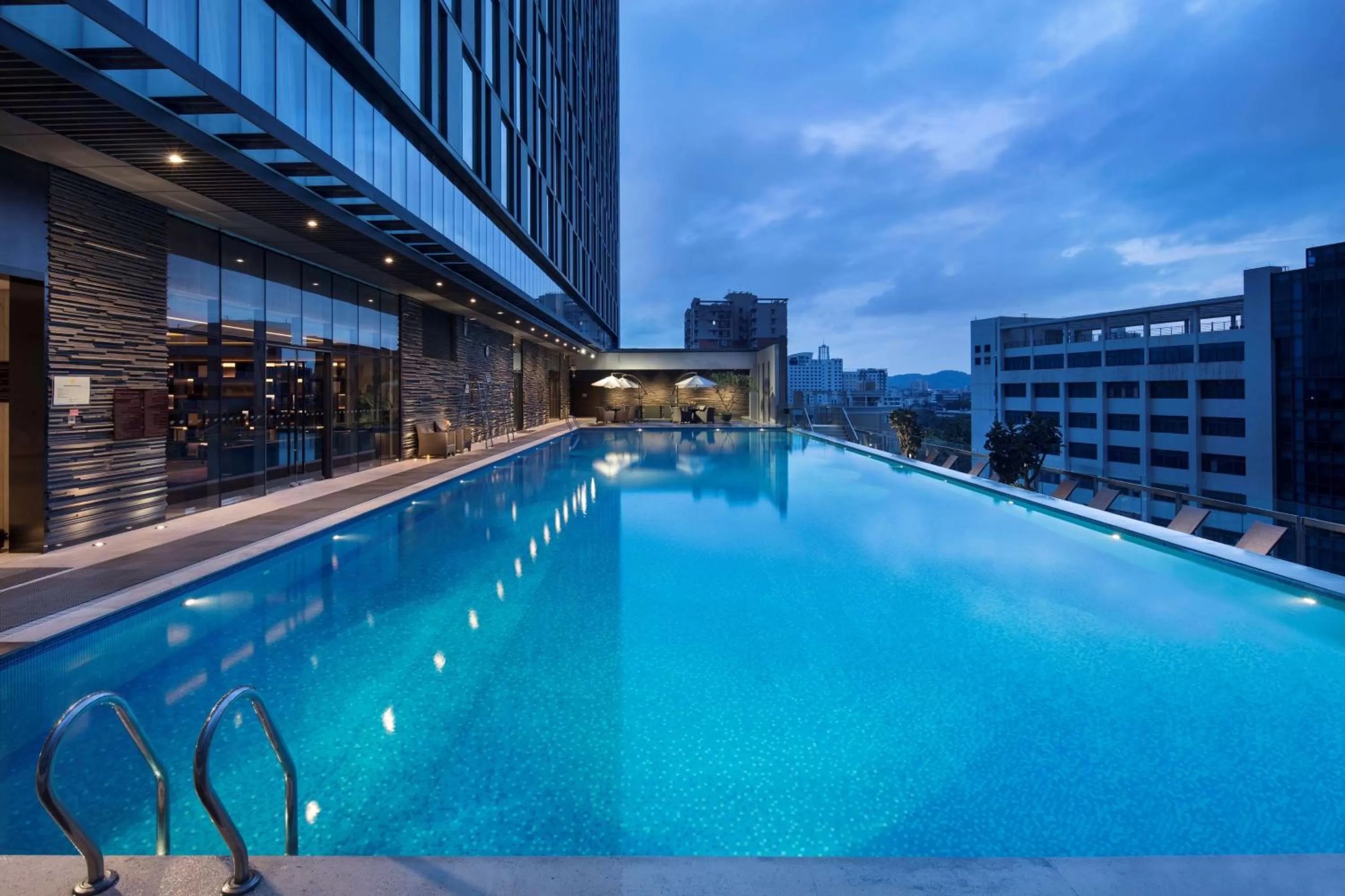 Pool view in Hilton Guangzhou Tianhe
