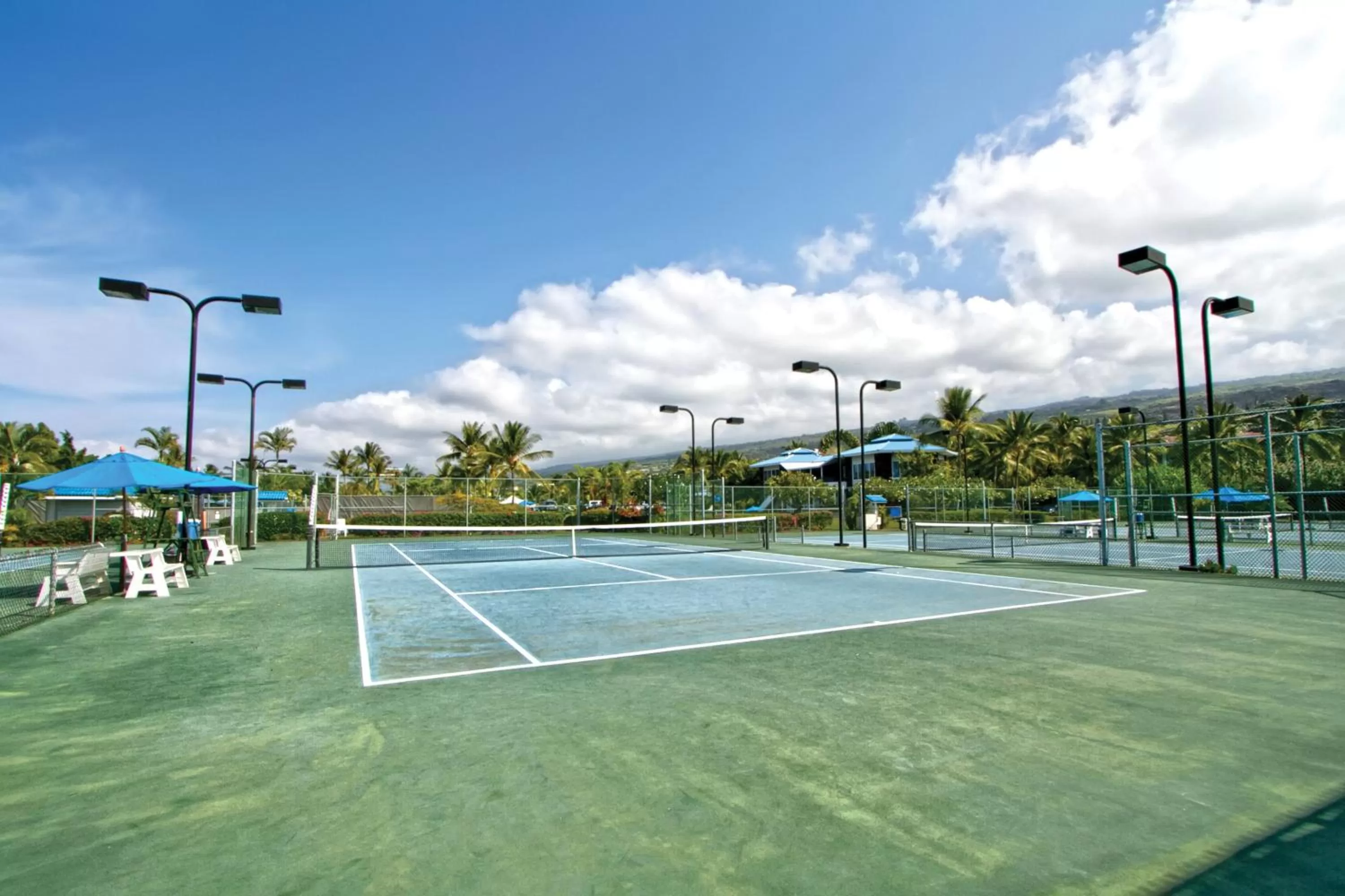 Tennis court in Holua Resort