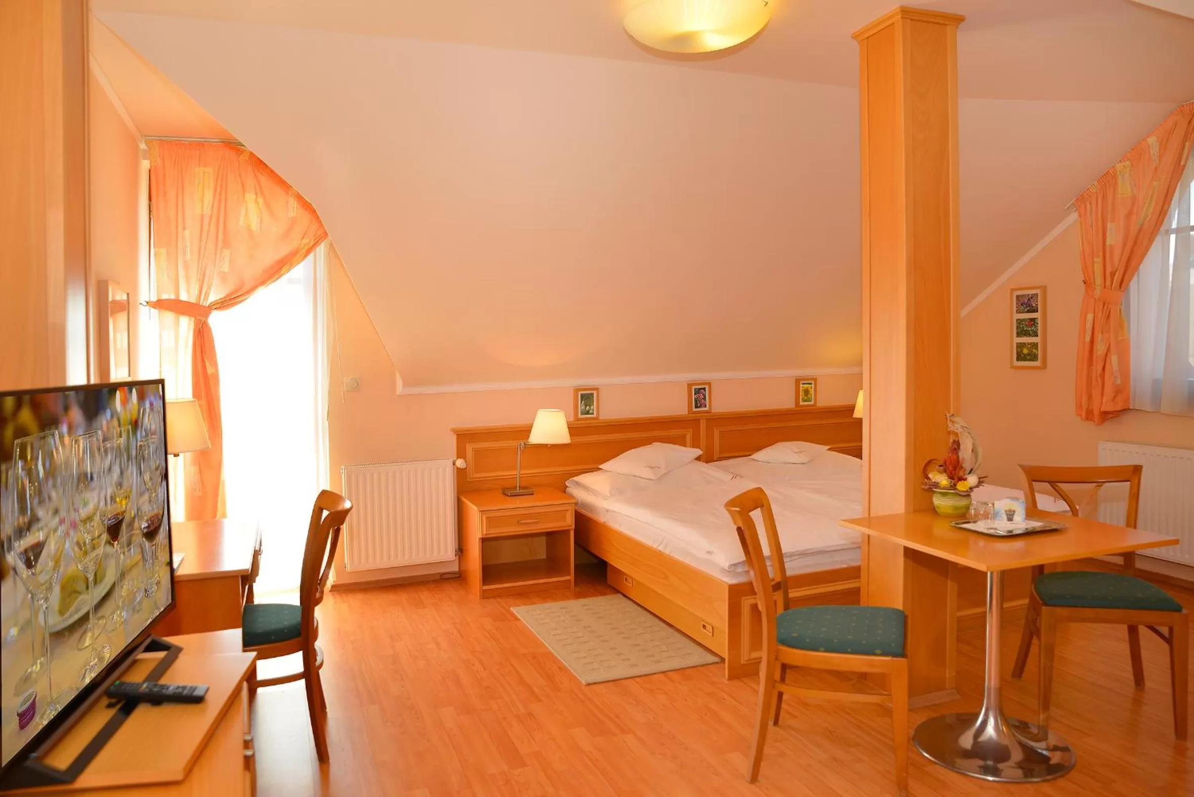 Other, Bed in Vadászkürt Panzió