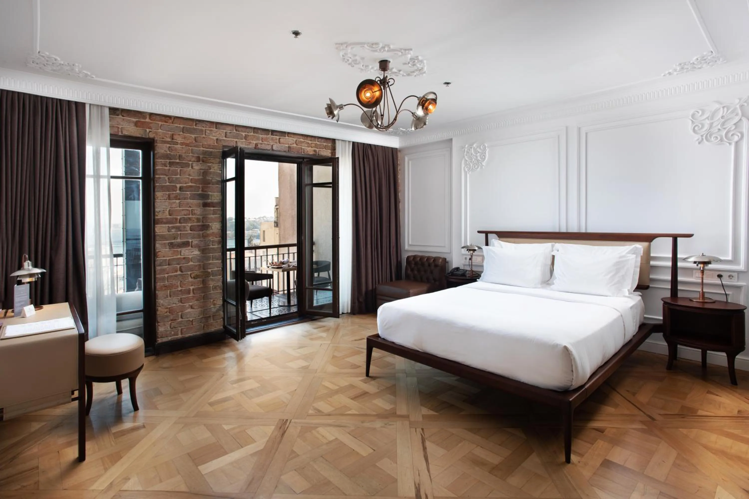 Photo of the whole room, Bed in Georges Hotel Galata