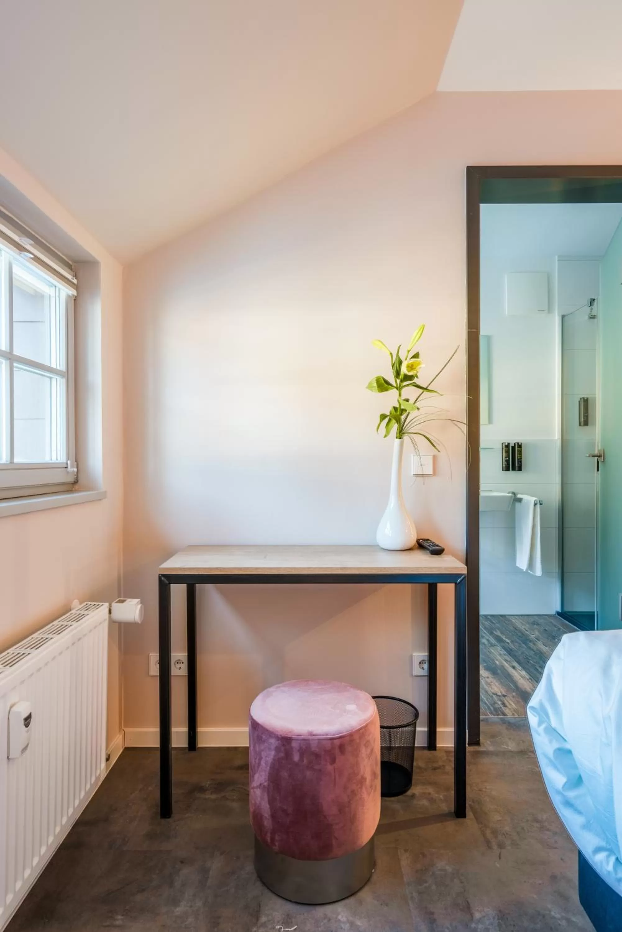 Photo of the whole room, Bed in coucou hotel & kuckucks-stube (Titisee)