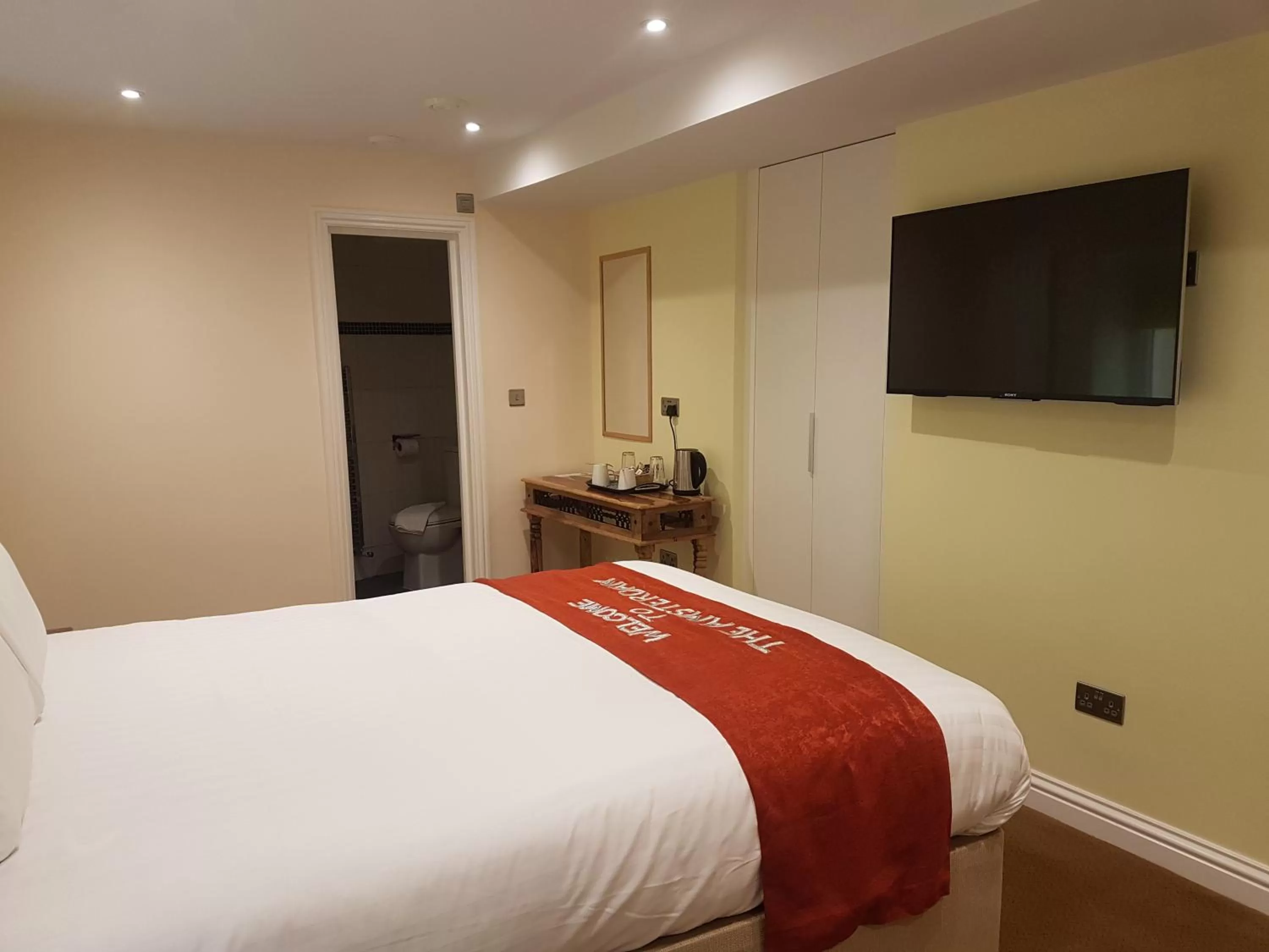 Bed in Amsterdam Hotel Brighton Seafront