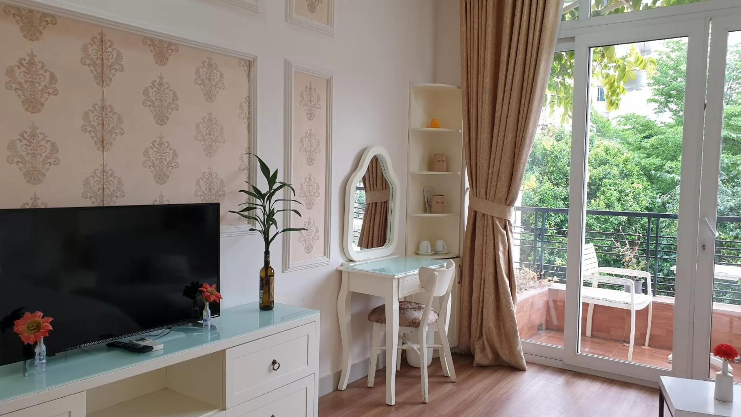 TV/Entertainment Center in CHEZ LOTUS VN