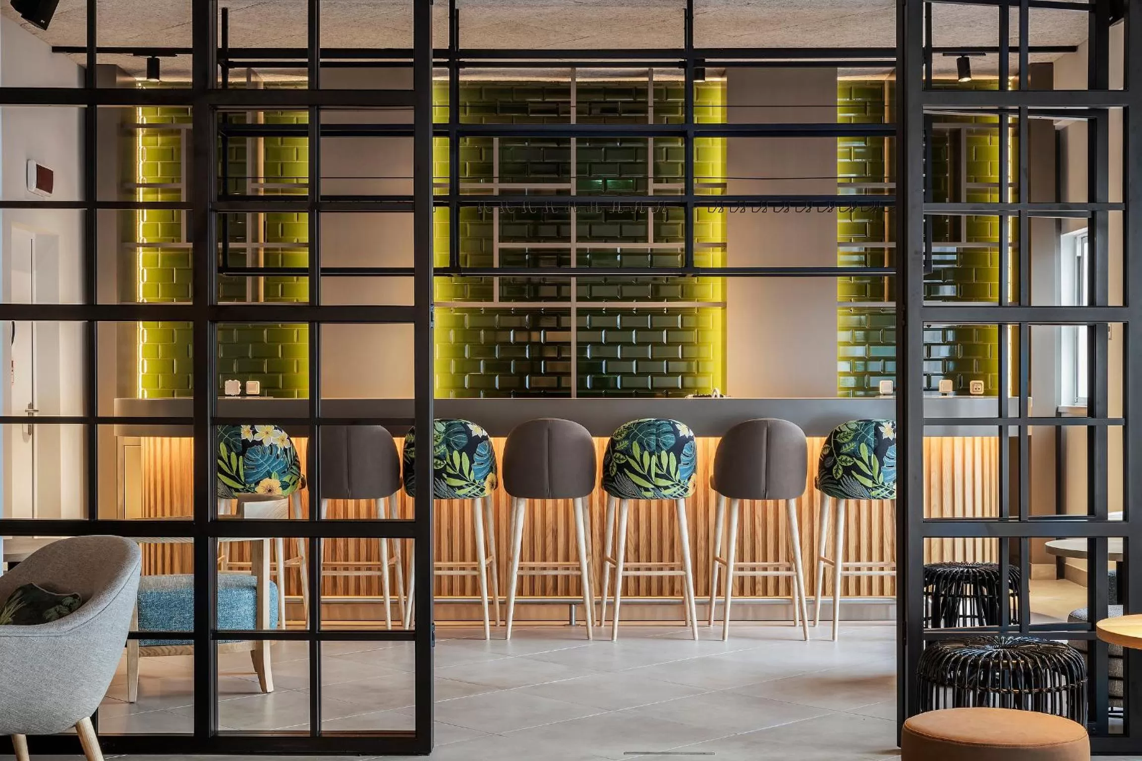 Lounge or bar in The Patio Suite Hotel