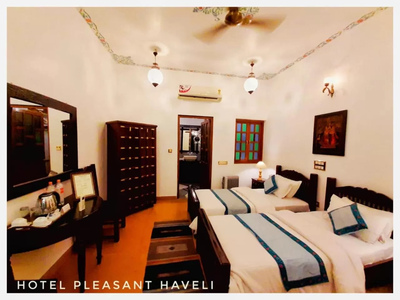 Bed in Hotel Pleasant Haveli - Only Adults