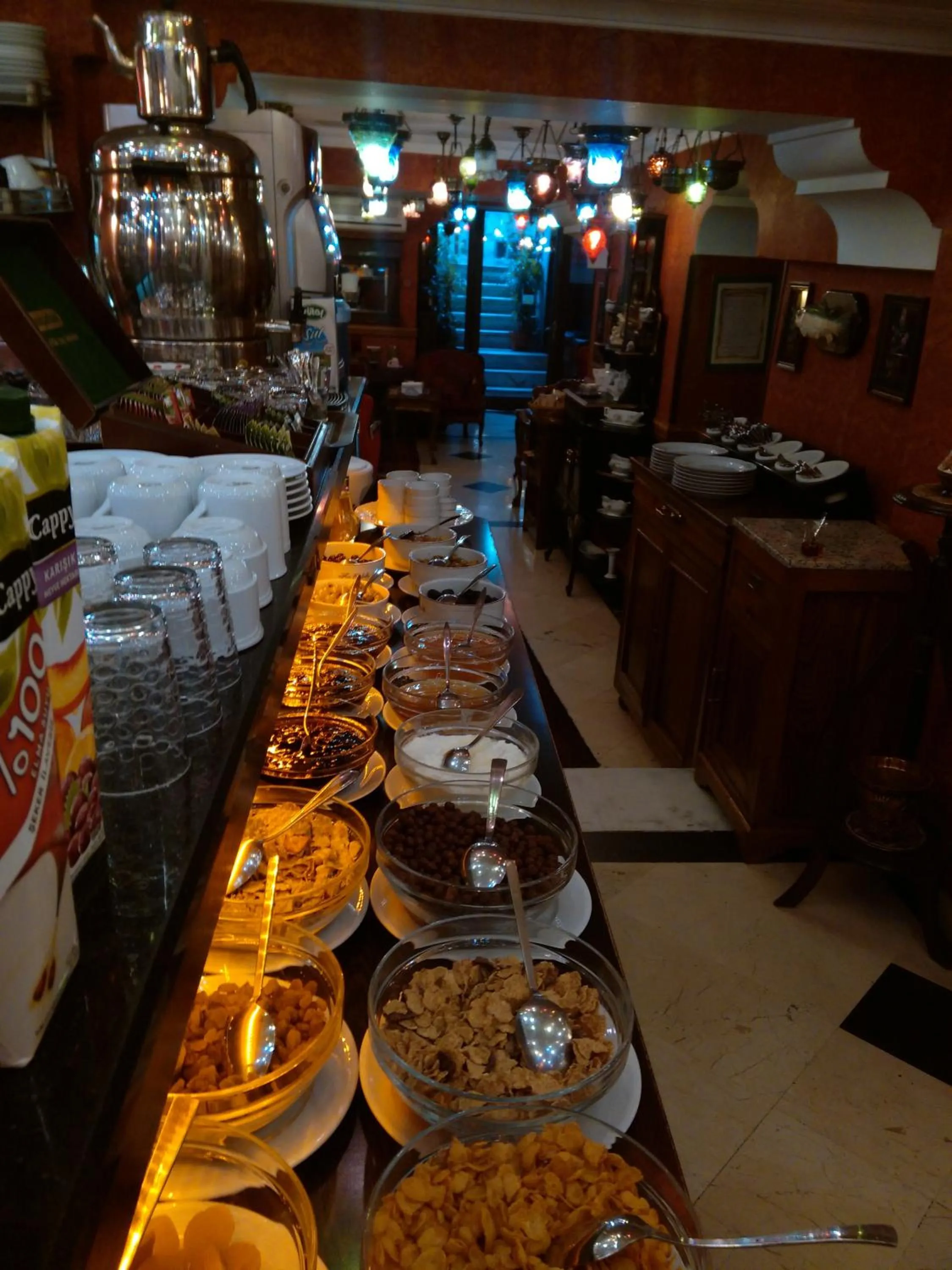 Restaurant/places to eat in Kybele Hotel