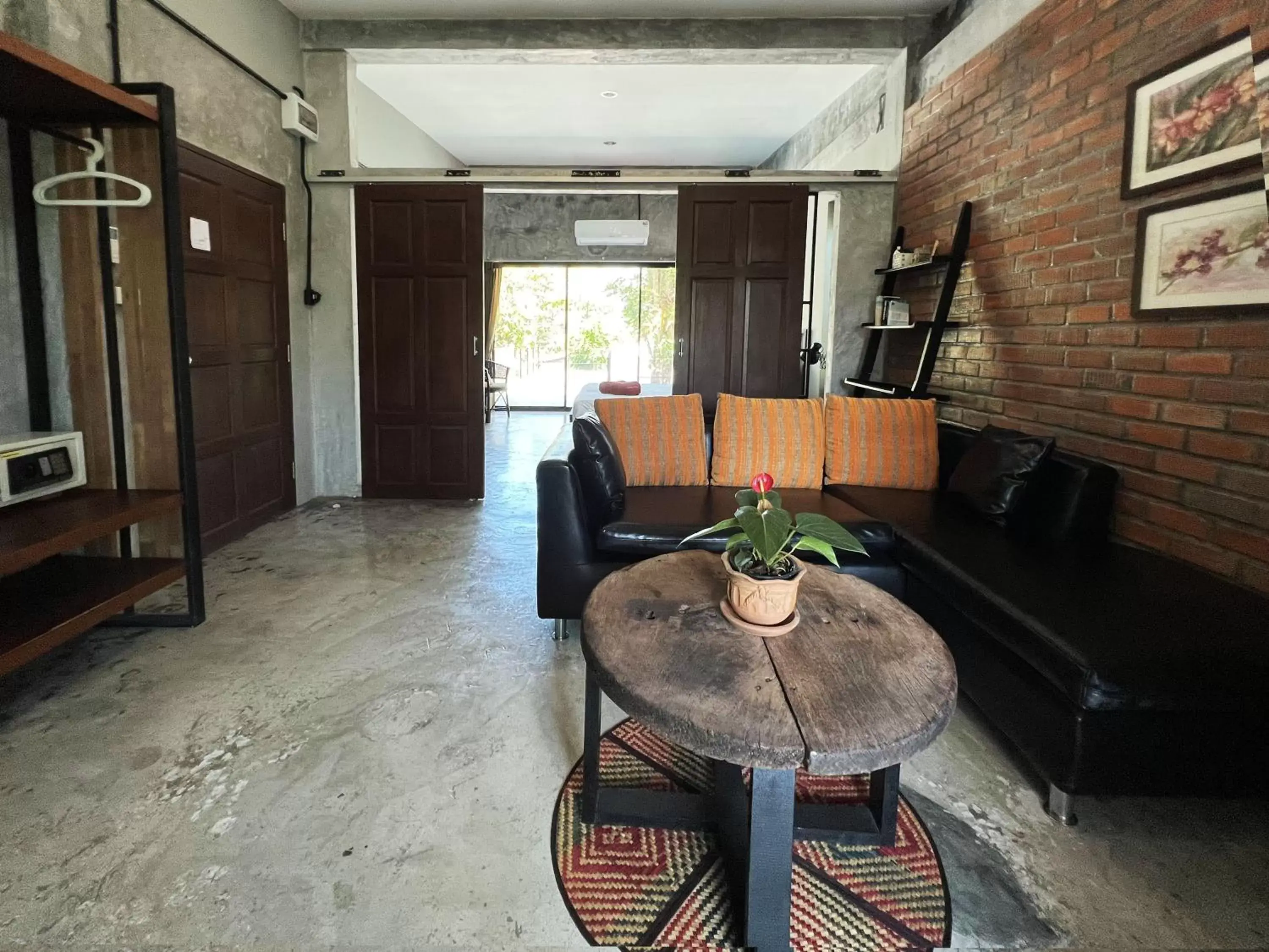 King Room with Balcony in Aonang Third Place Hometel King Room with Balcony in Aonang Third Place Hometel