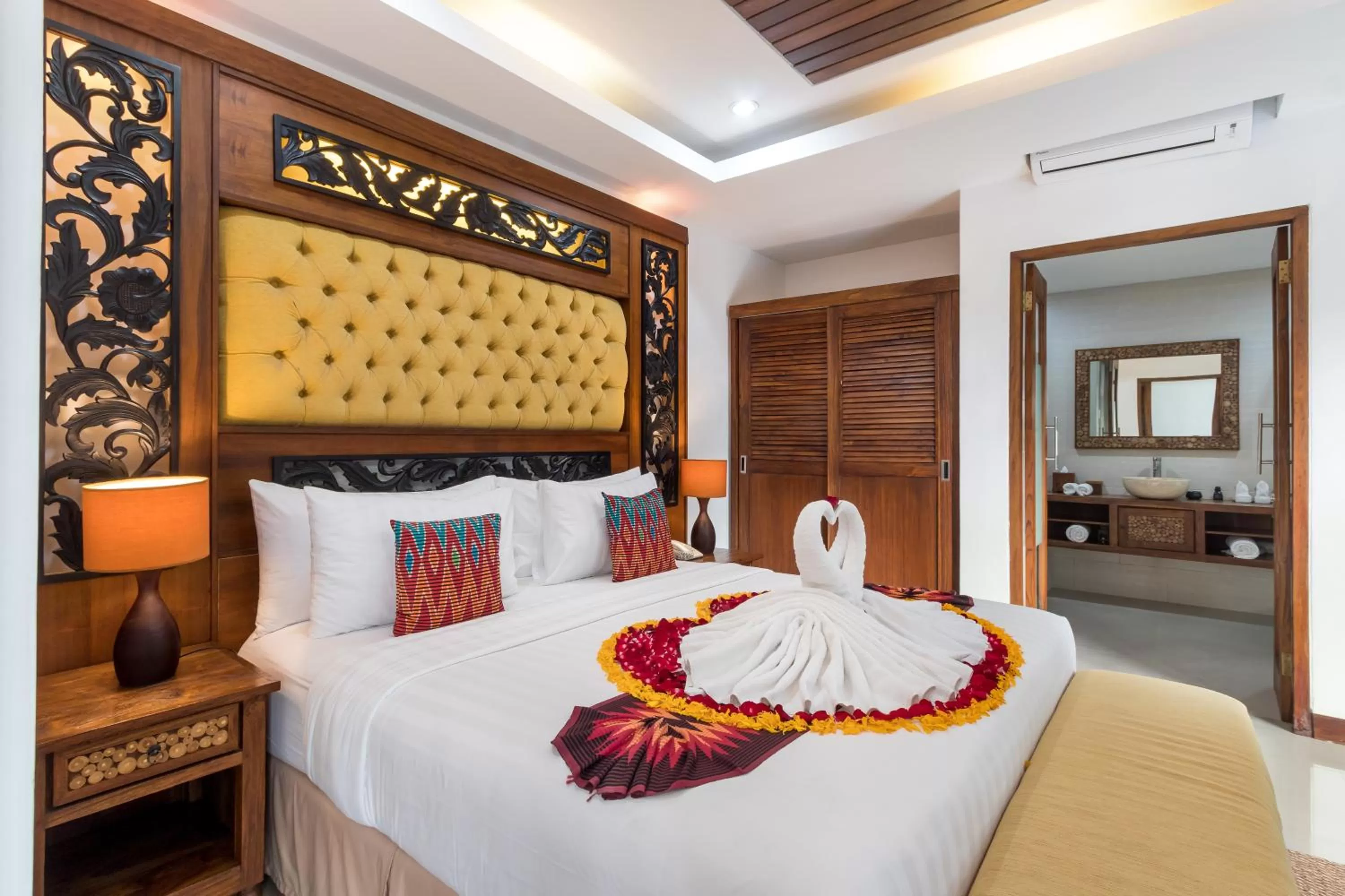 Photo of the whole room, Bed in Mayura Ubud Retreat