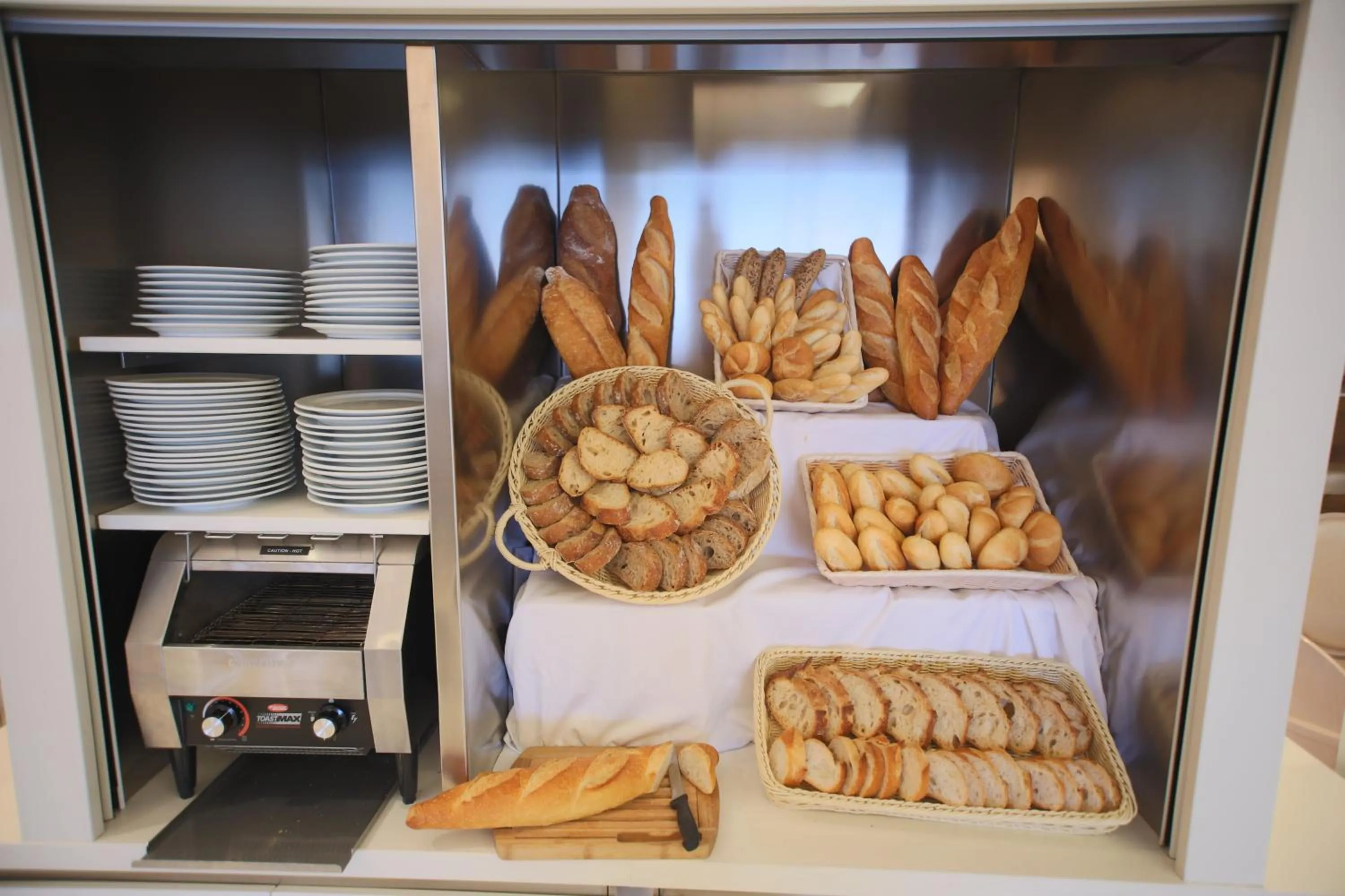 Restaurant/places to eat in Canyelles Platja