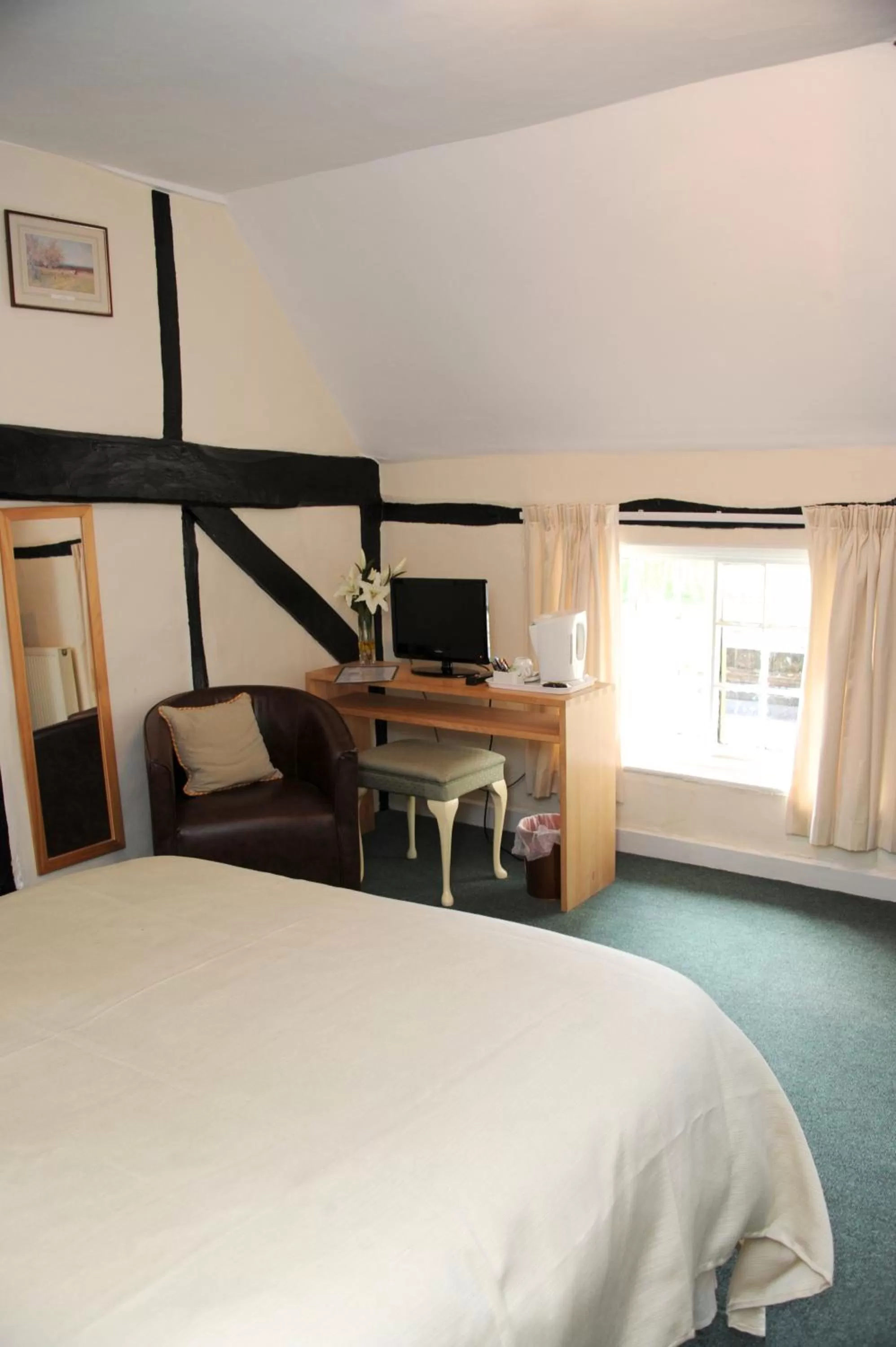 Day, Bed in The Potters Arms